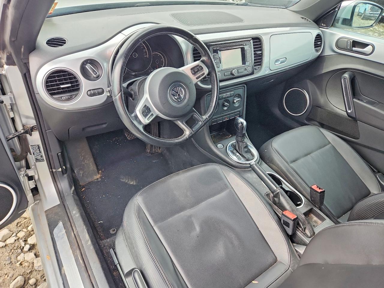 2013 Volkswagen Beetle Silver vin: 3VW5P7ATXDM802414