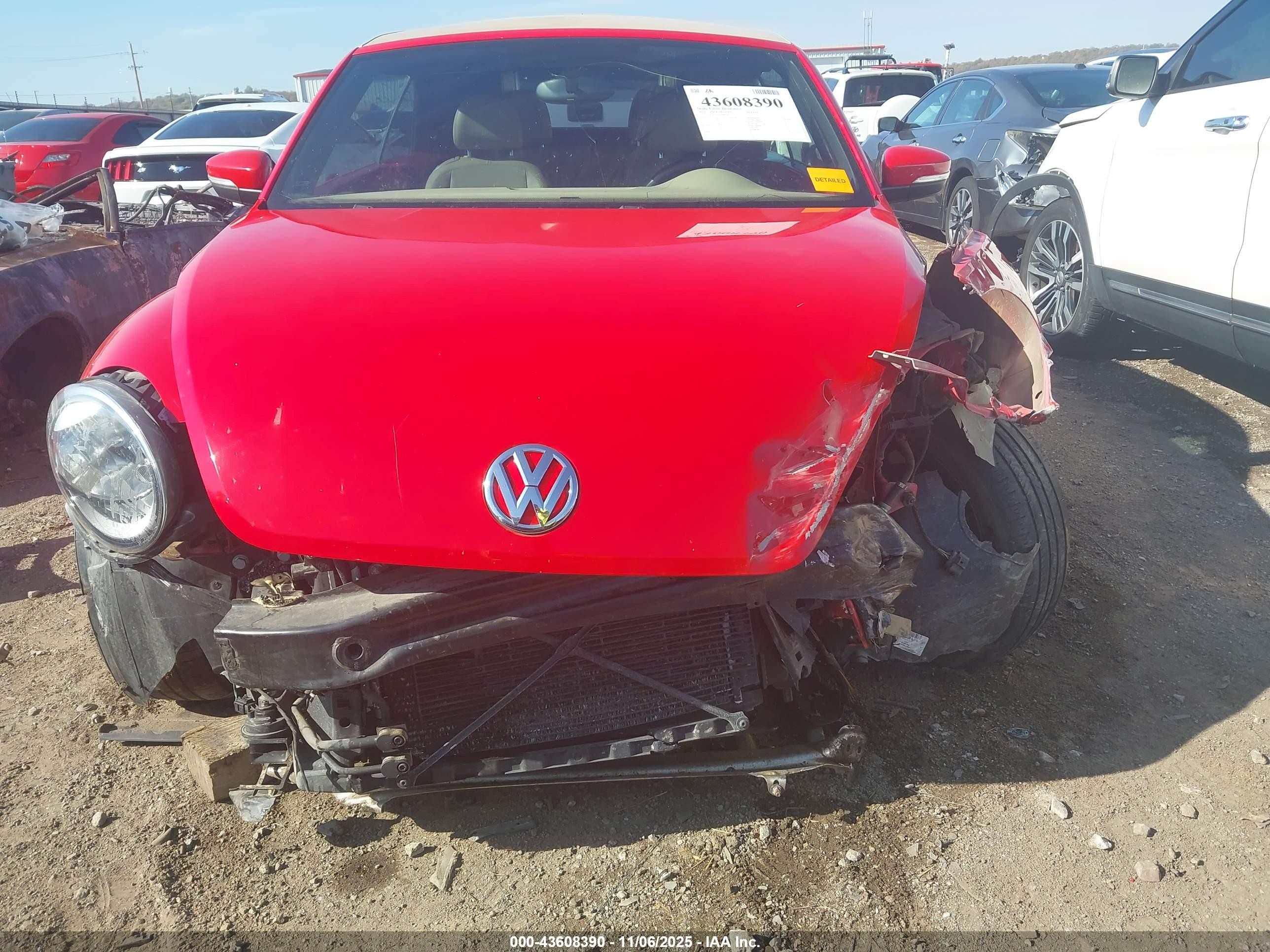 2014 Volkswagen Beetle 2.5l Красный vin: 3VW5P7ATXEM801815