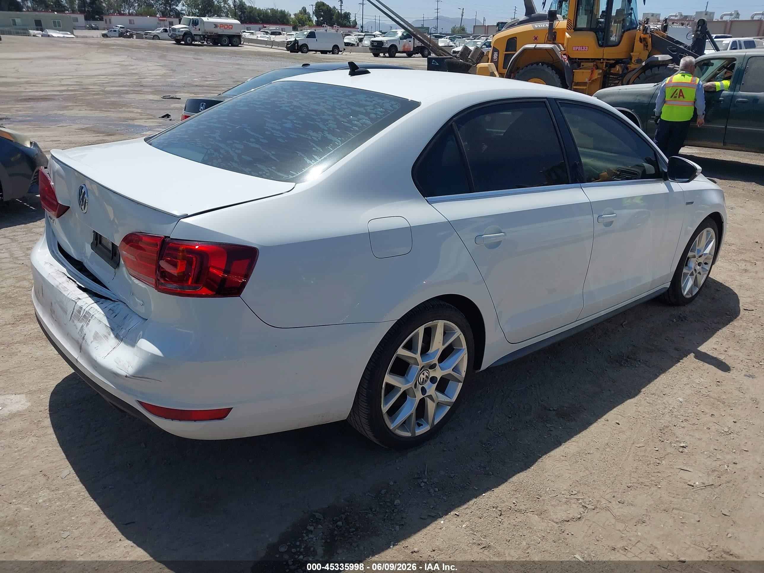 2014 Volkswagen Jetta Gli Edition 30 White vin: 3VW5T7AJ2EM283922