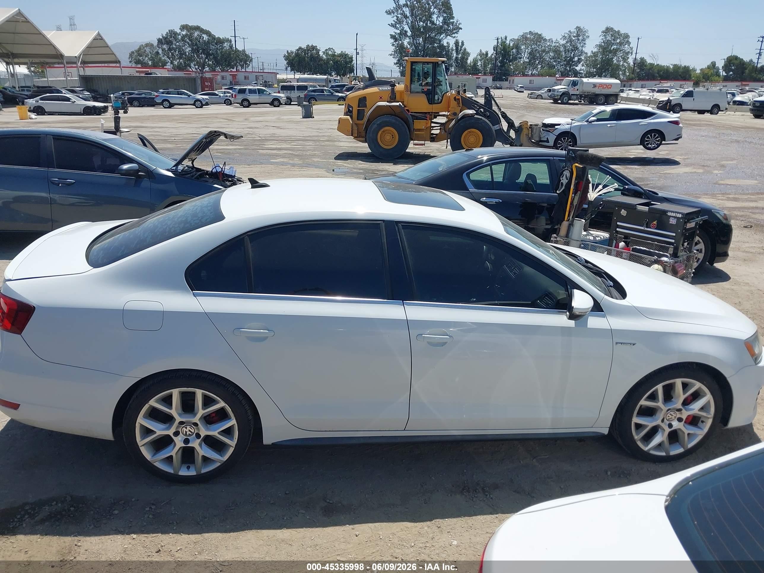 2014 Volkswagen Jetta Gli Edition 30 White vin: 3VW5T7AJ2EM283922