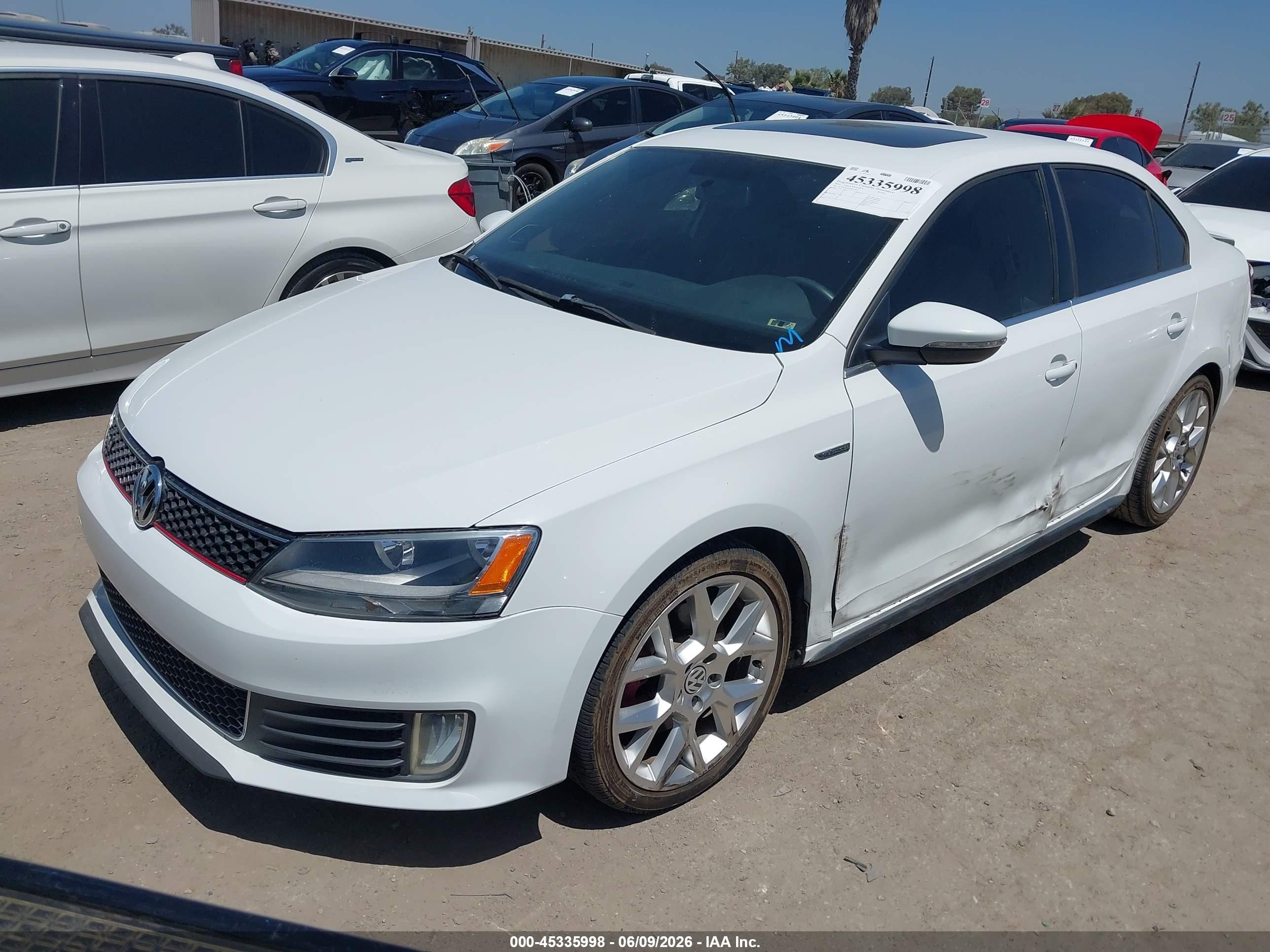 2014 Volkswagen Jetta Gli Edition 30 White vin: 3VW5T7AJ2EM283922