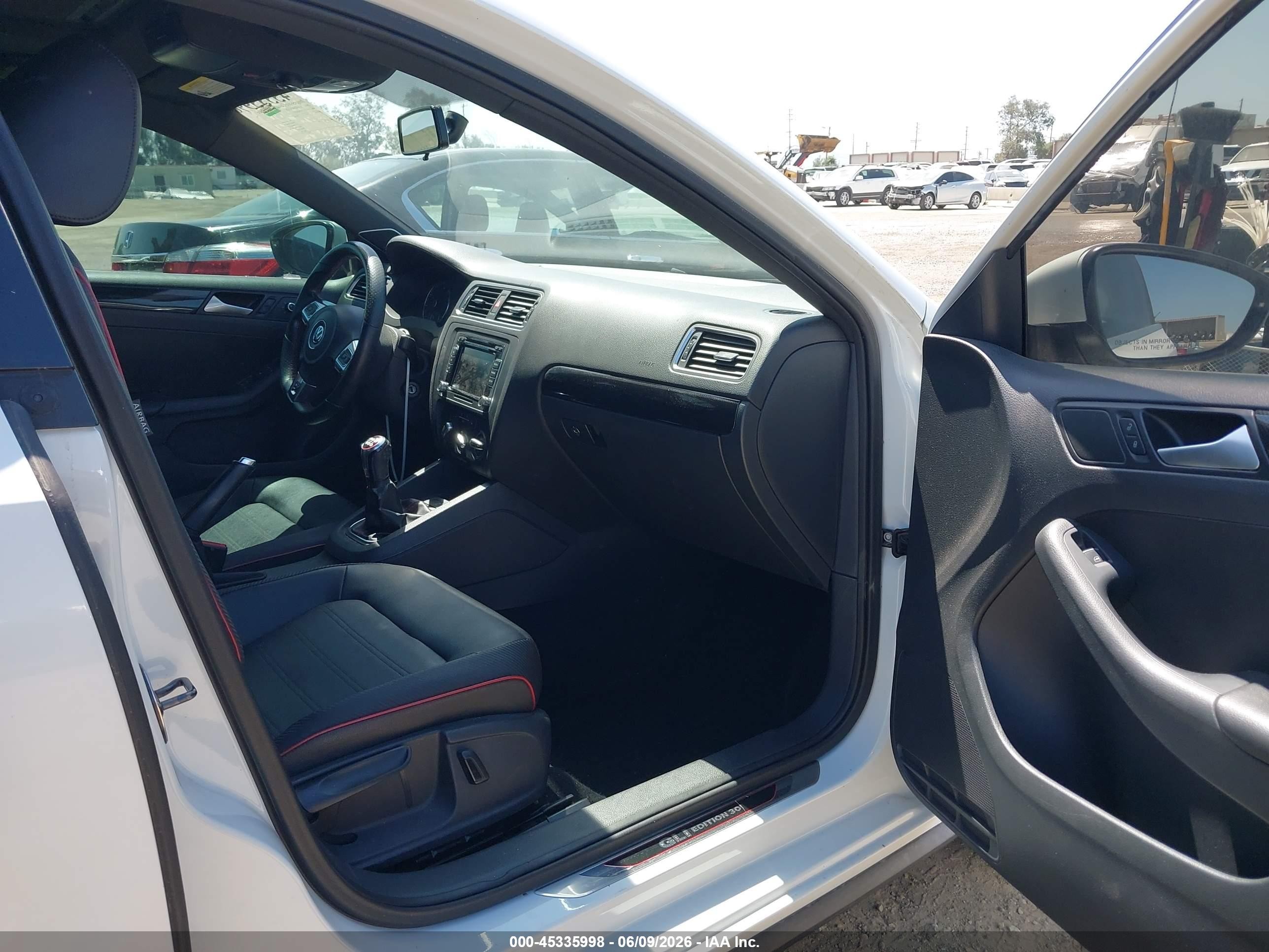 2014 Volkswagen Jetta Gli Edition 30 White vin: 3VW5T7AJ2EM283922