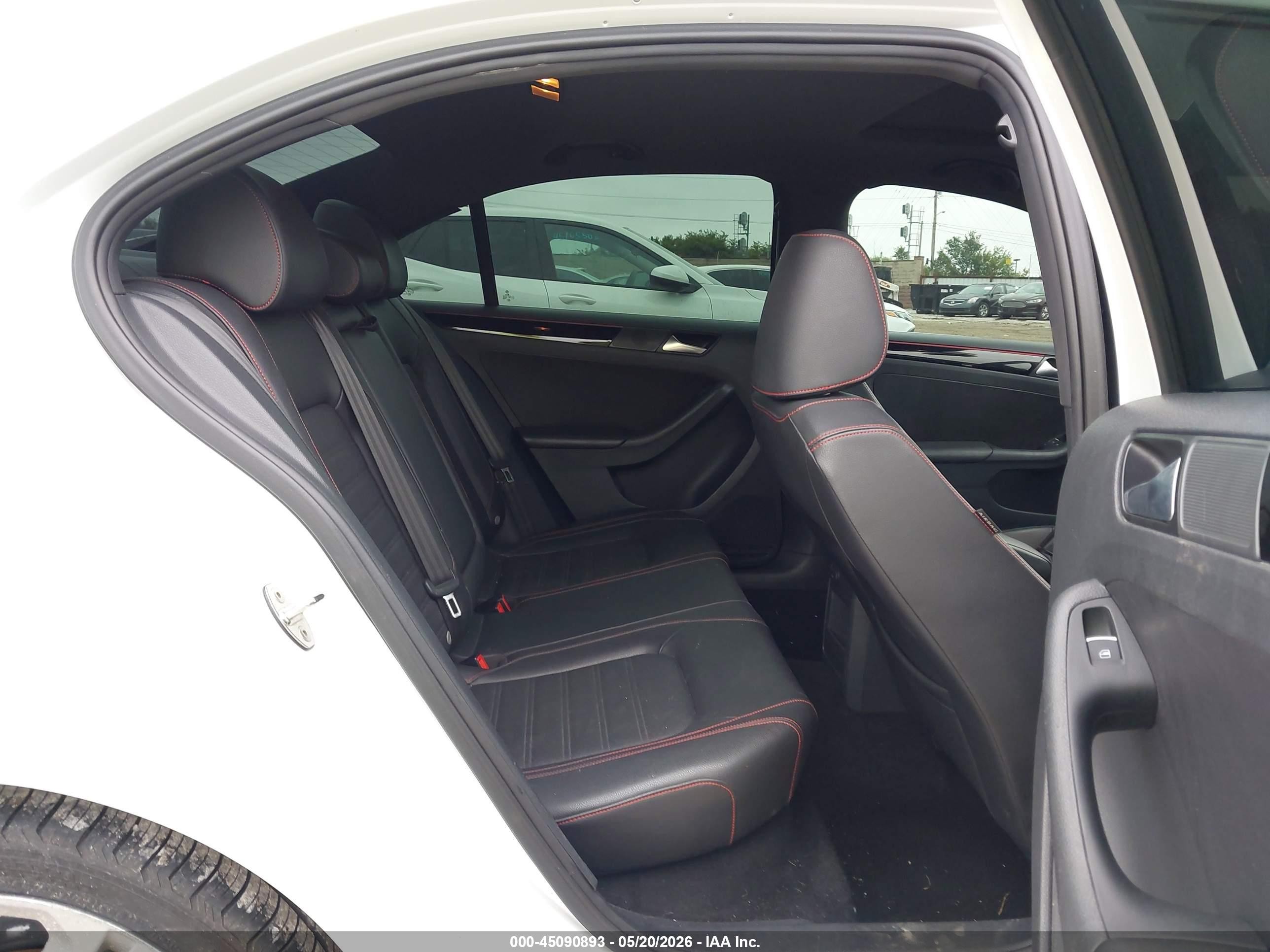 2017 Volkswagen Jetta Gli White vin: 3VW5T7AJ2HM323047