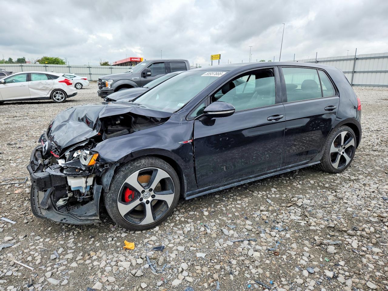3VW5T7AU4FM015823