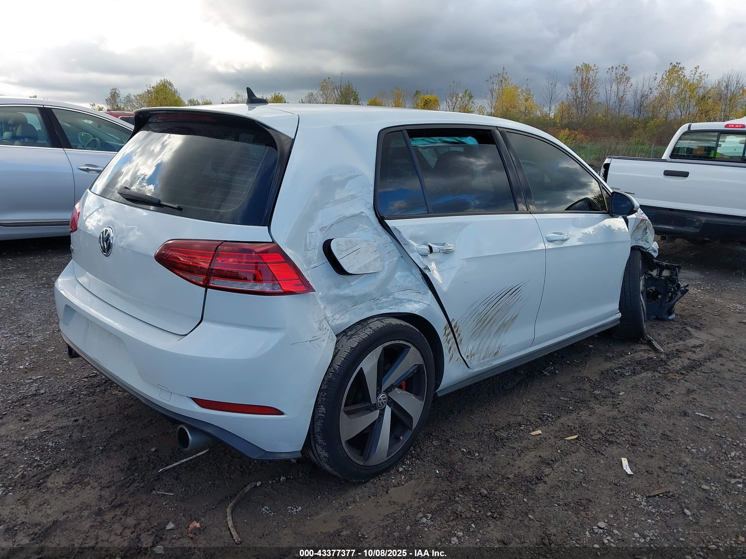 2020 Volkswagen Golf Gti 2.0t Autobahn/2.0t S/2.0t Se Белый vin: 3VW5T7AU7LM000910