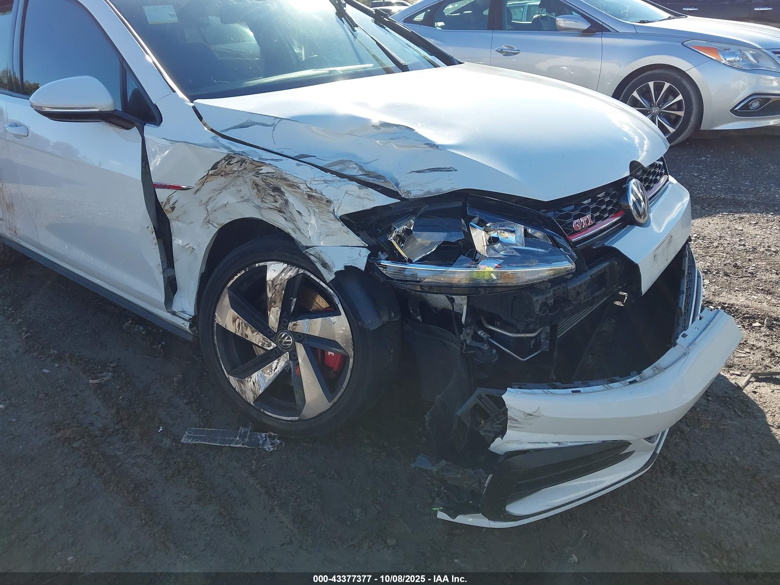 2020 Volkswagen Golf Gti 2.0t Autobahn/2.0t S/2.0t Se Белый vin: 3VW5T7AU7LM000910