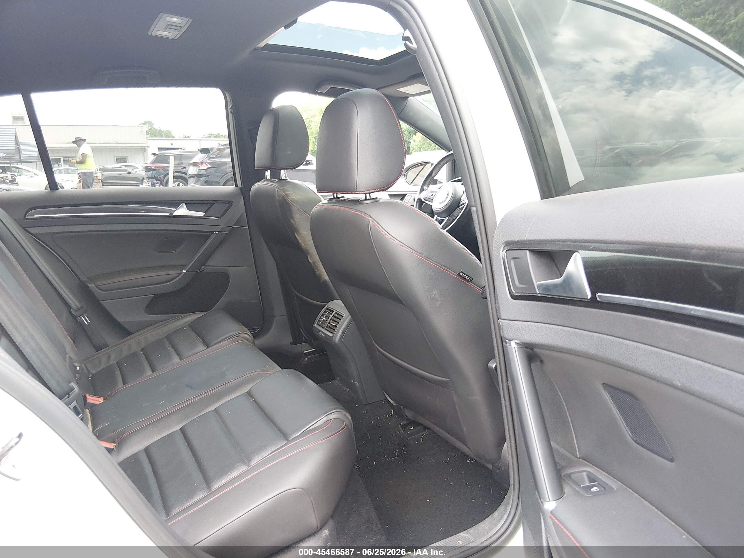 2015 Volkswagen Golf Gti 2.0t Se 4-door Белый vin: 3VW5T7AU8FM092176