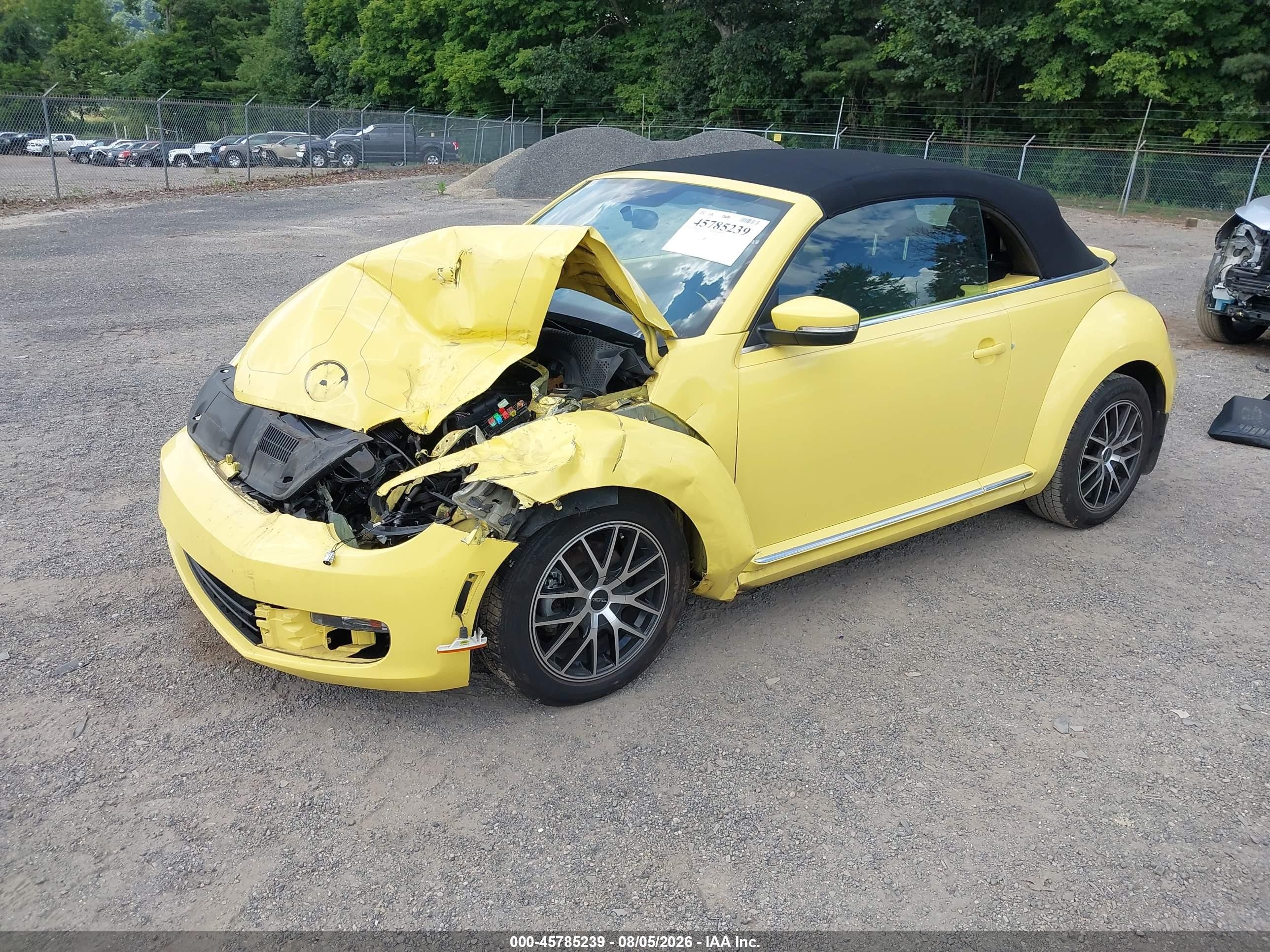 2013 Volkswagen Beetle 2.5l Yellow vin: 3VW5X7AT1DM827265