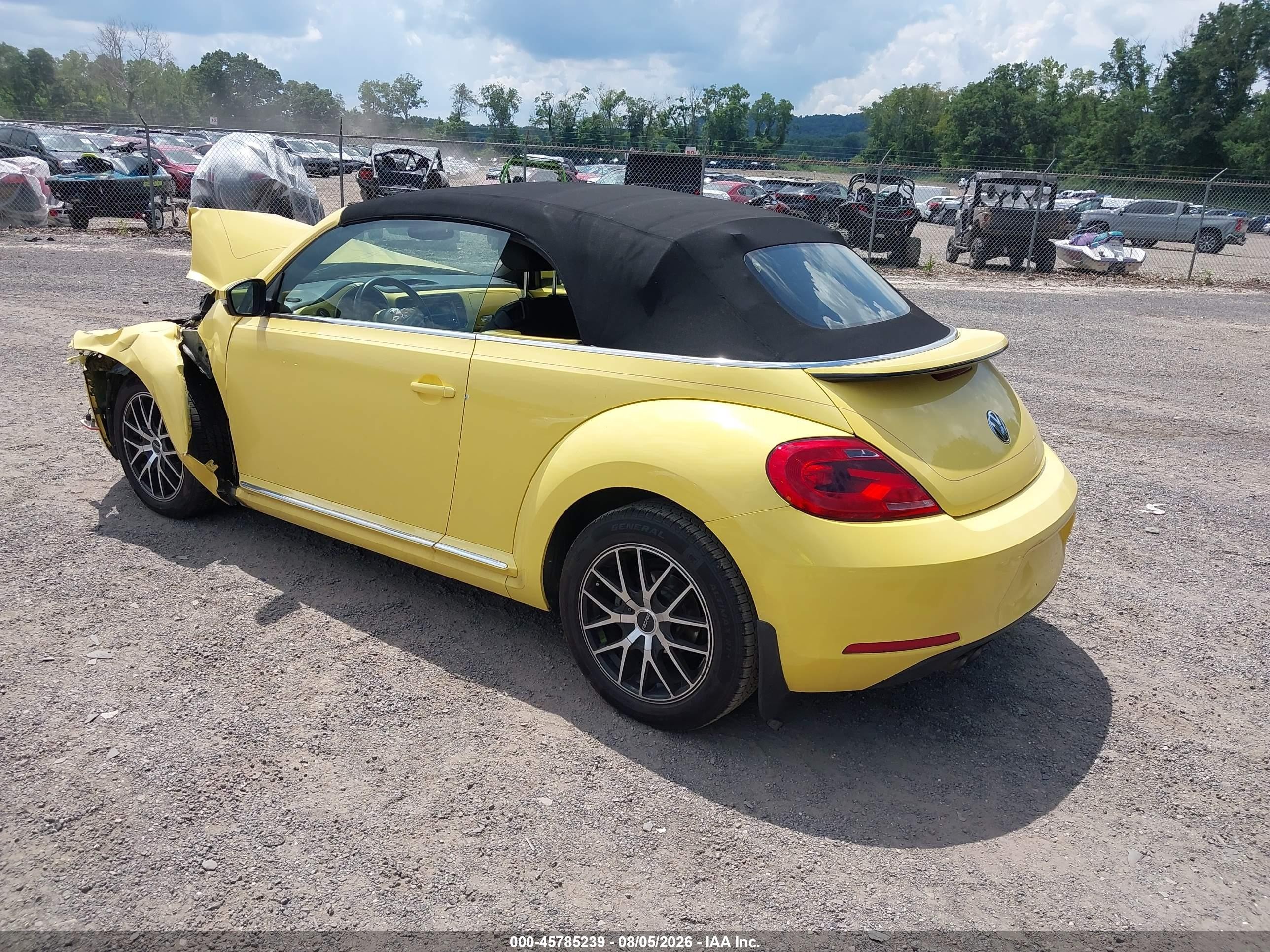 2013 Volkswagen Beetle 2.5l Yellow vin: 3VW5X7AT1DM827265