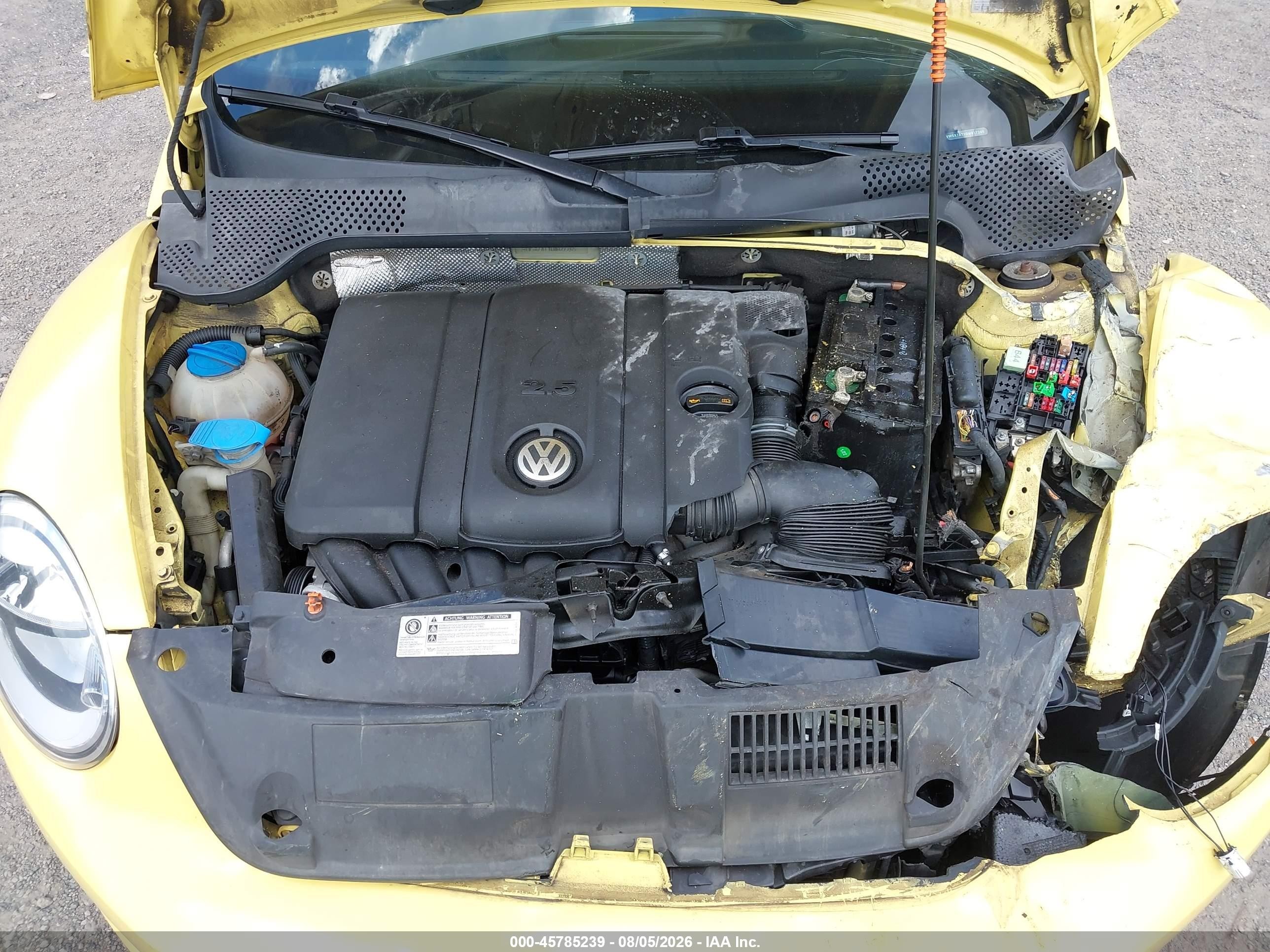 2013 Volkswagen Beetle 2.5l Yellow vin: 3VW5X7AT1DM827265