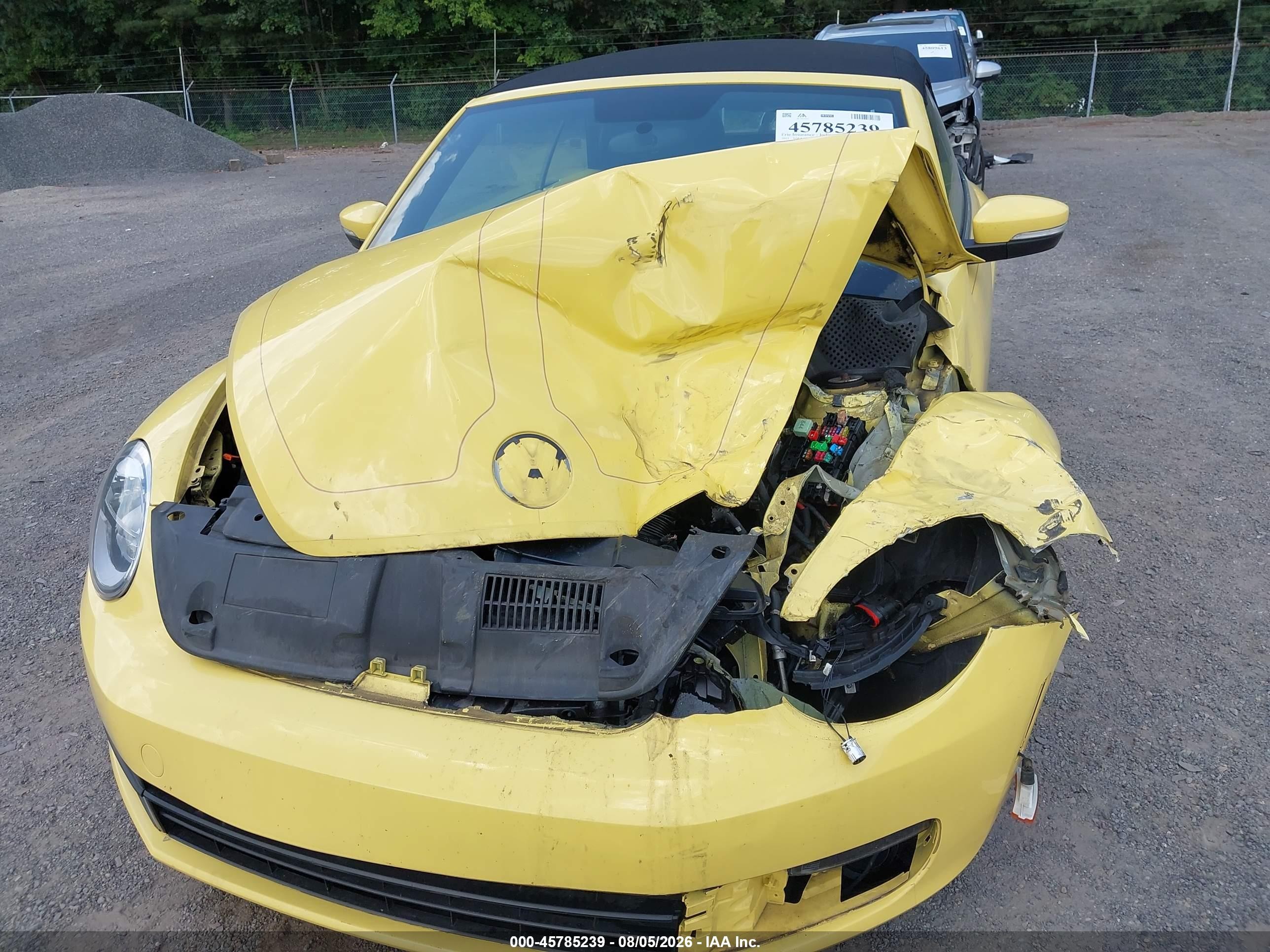 2013 Volkswagen Beetle 2.5l Yellow vin: 3VW5X7AT1DM827265