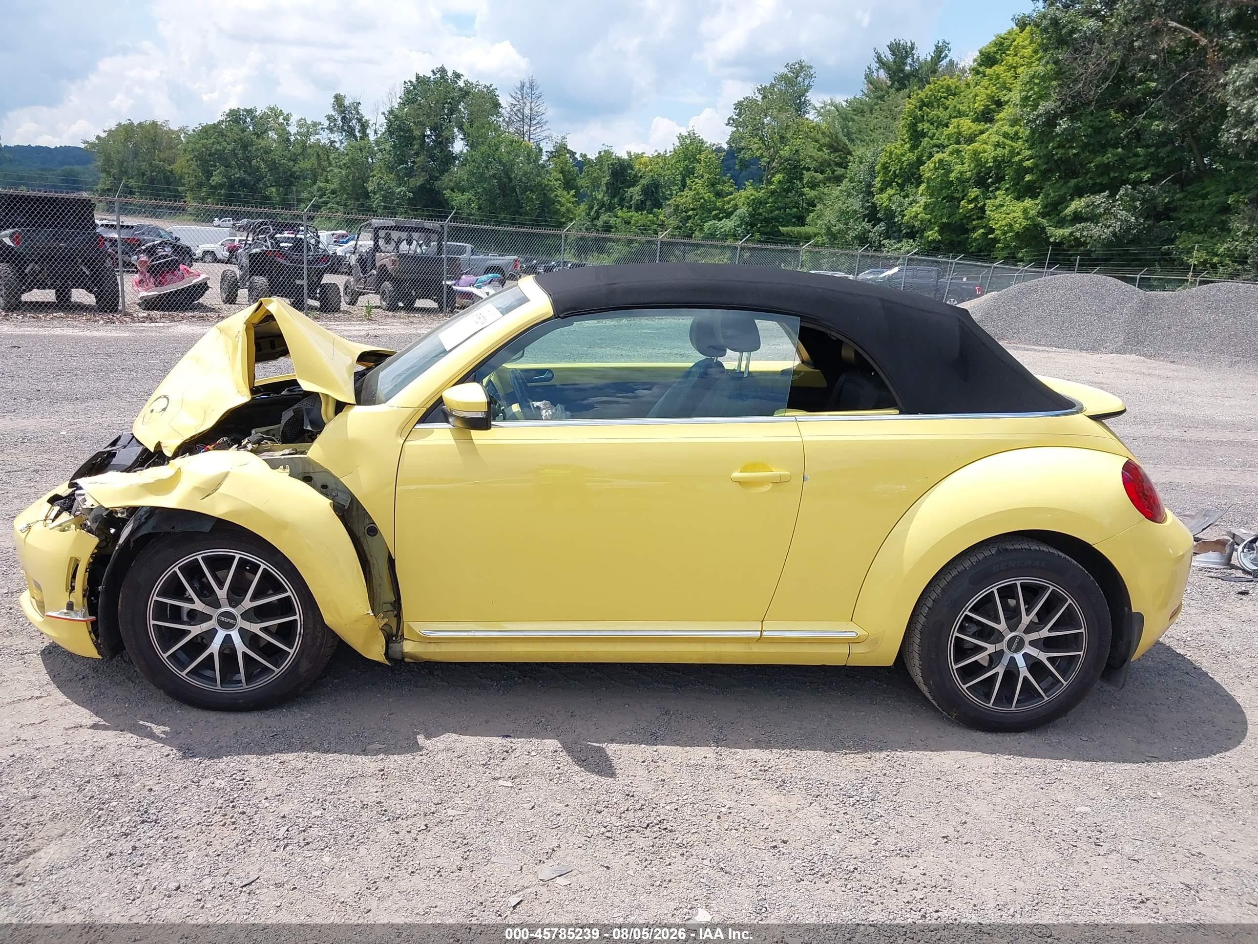 2013 Volkswagen Beetle 2.5l Yellow vin: 3VW5X7AT1DM827265
