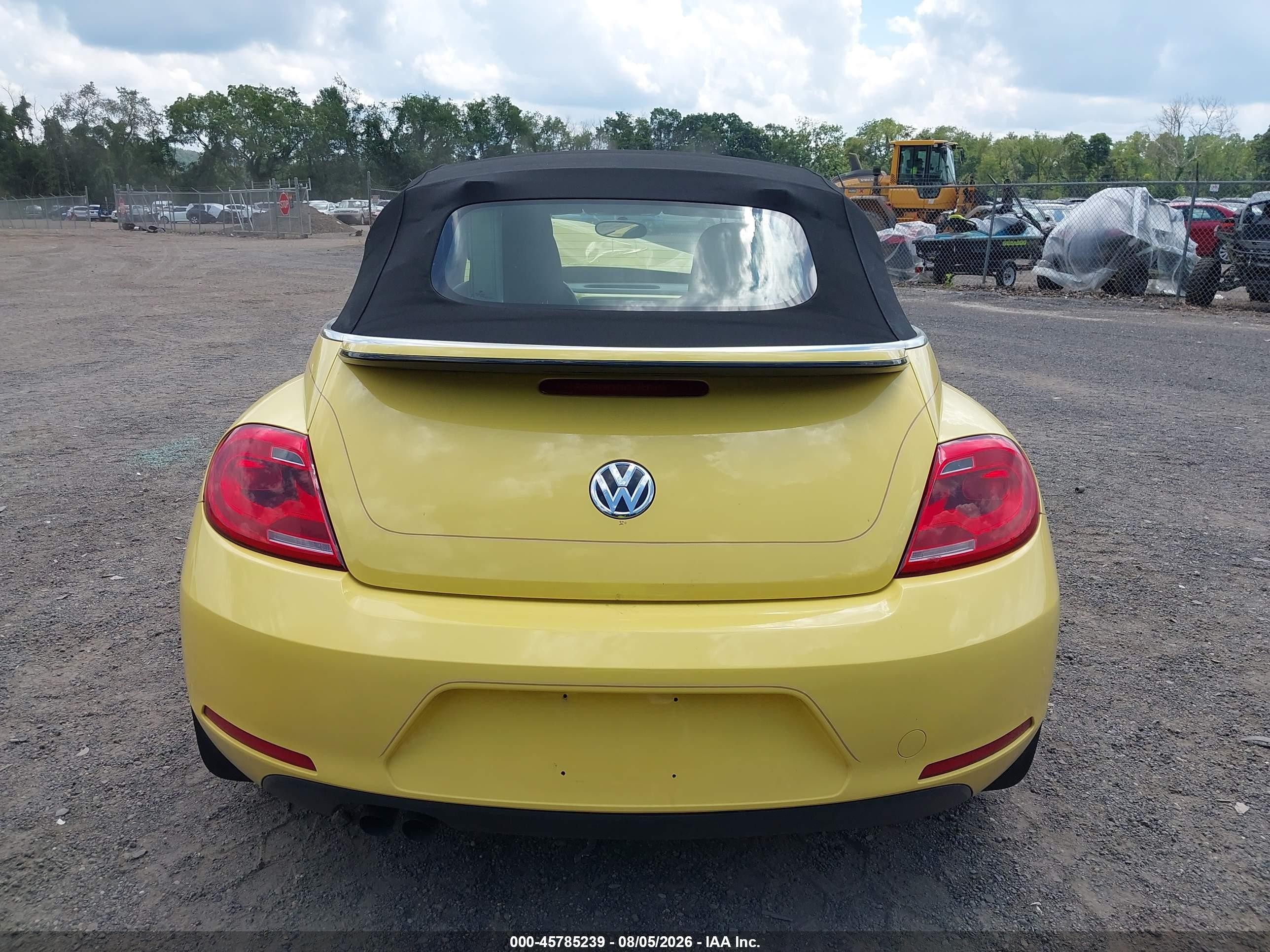 2013 Volkswagen Beetle 2.5l Yellow vin: 3VW5X7AT1DM827265