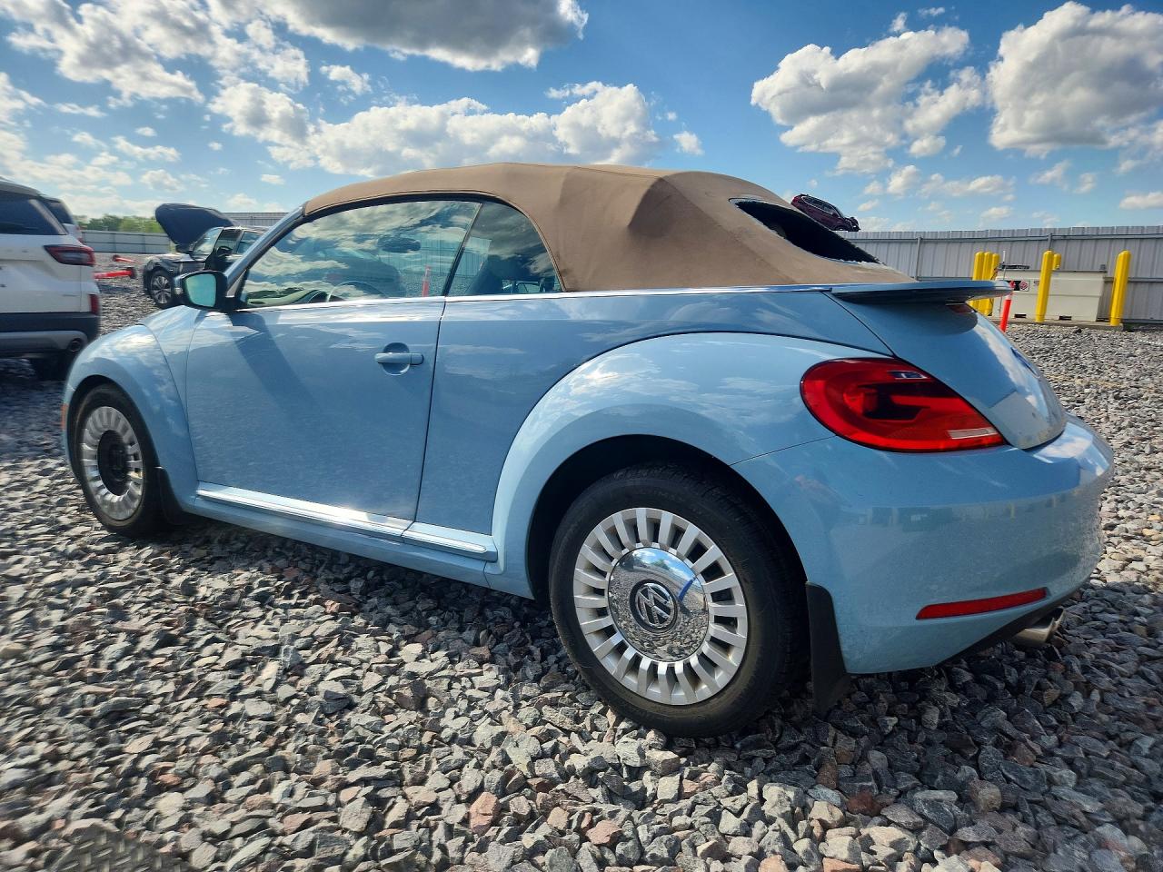 2014 Volkswagen Beetle Blue vin: 3VW5X7AT1EM805672