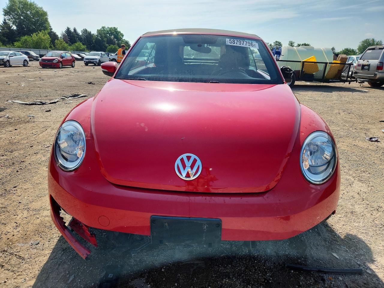 2013 Volkswagen Beetle Red vin: 3VW5X7AT3DM817806