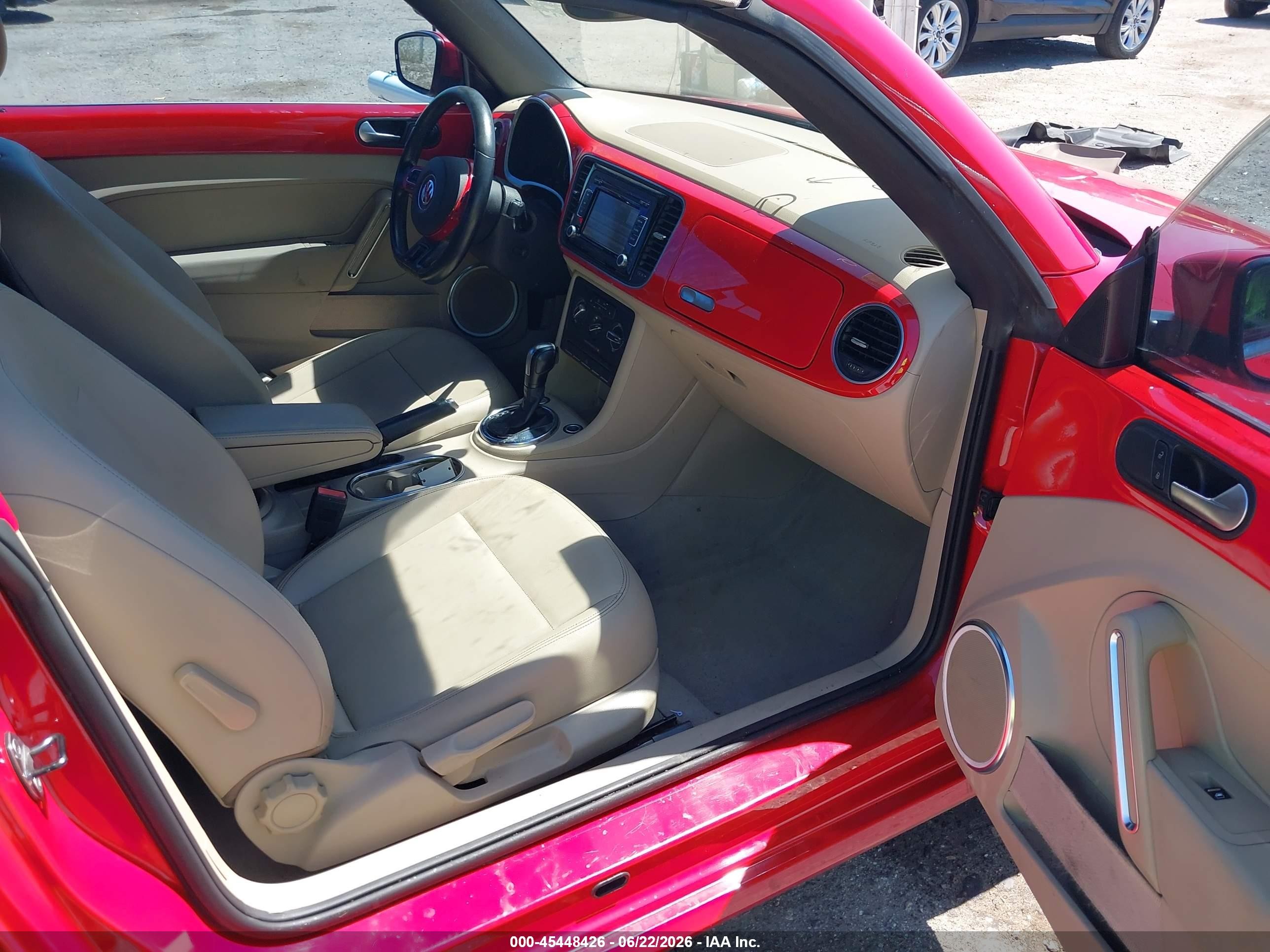 2014 Volkswagen Beetle 2.5l Red vin: 3VW5X7AT6EM800547