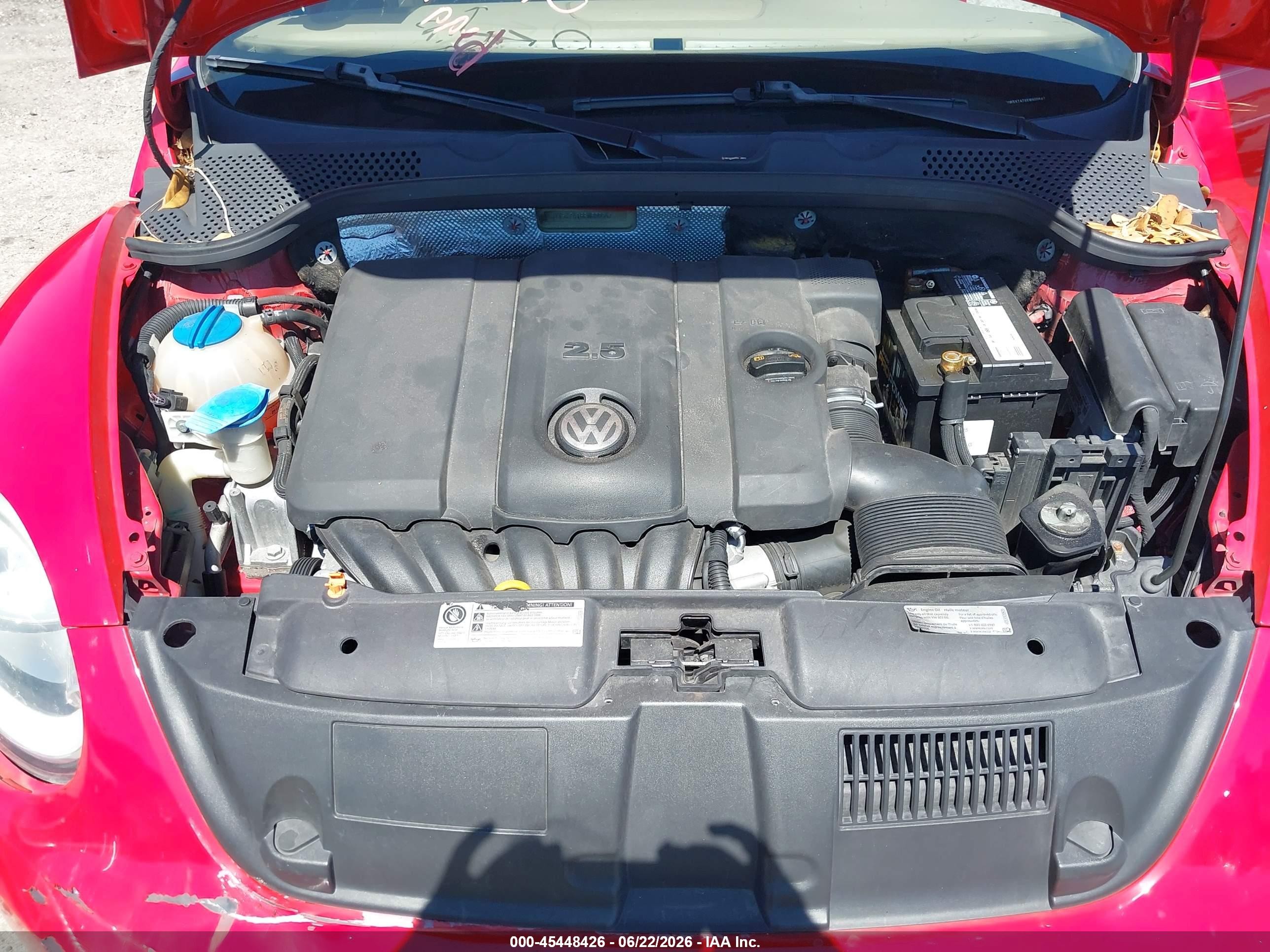2014 Volkswagen Beetle 2.5l Red vin: 3VW5X7AT6EM800547