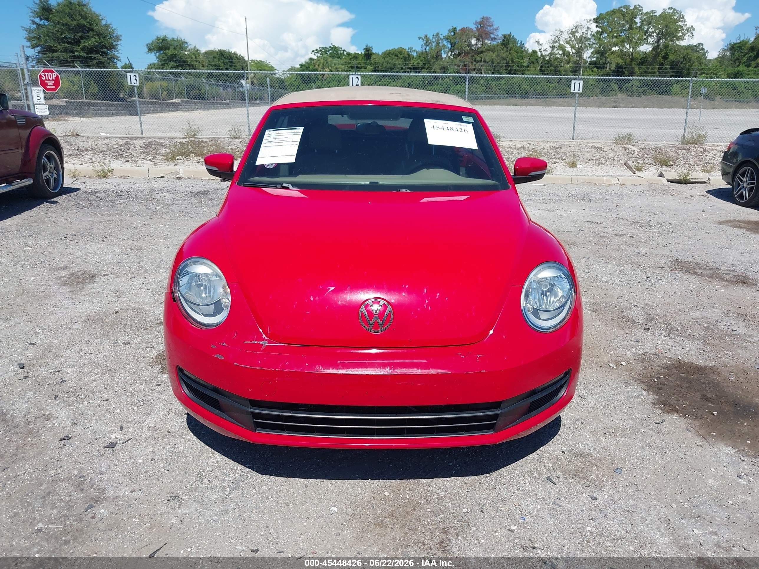 2014 Volkswagen Beetle 2.5l Red vin: 3VW5X7AT6EM800547