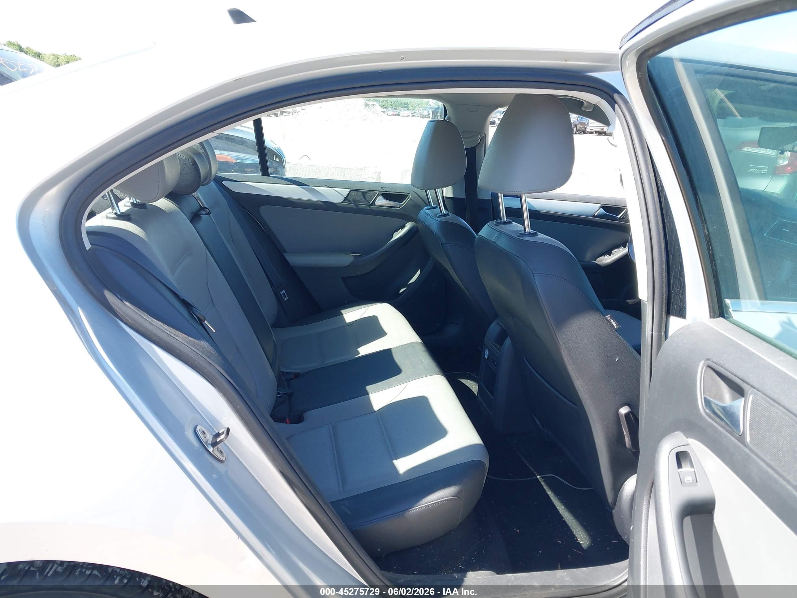 2013 Volkswagen Jetta Hybrid Sel Silver vin: 3VW637AJ1DM225903