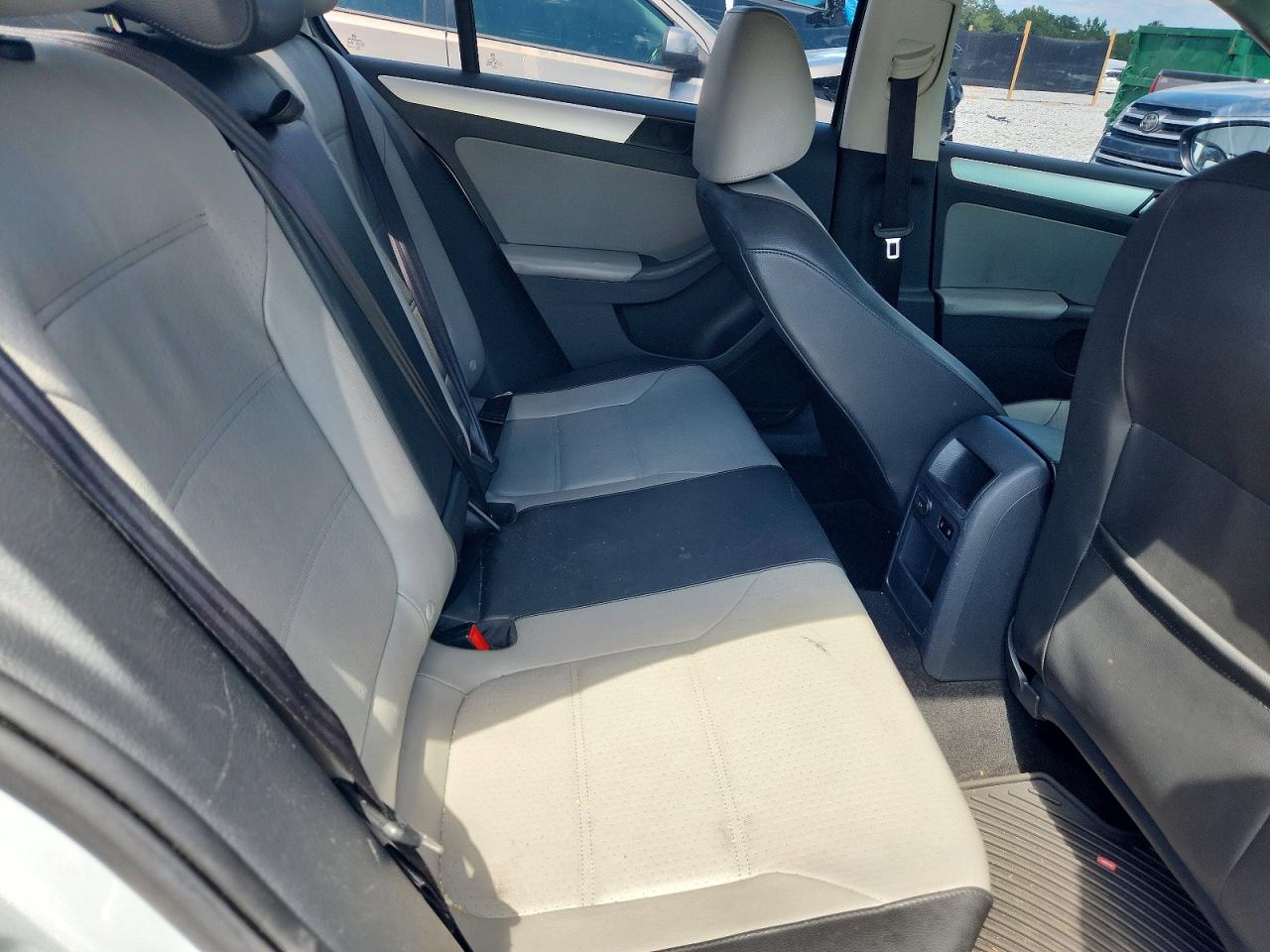 2013 Volkswagen Jetta Hybrid Silver vin: 3VW637AJ1DM306917
