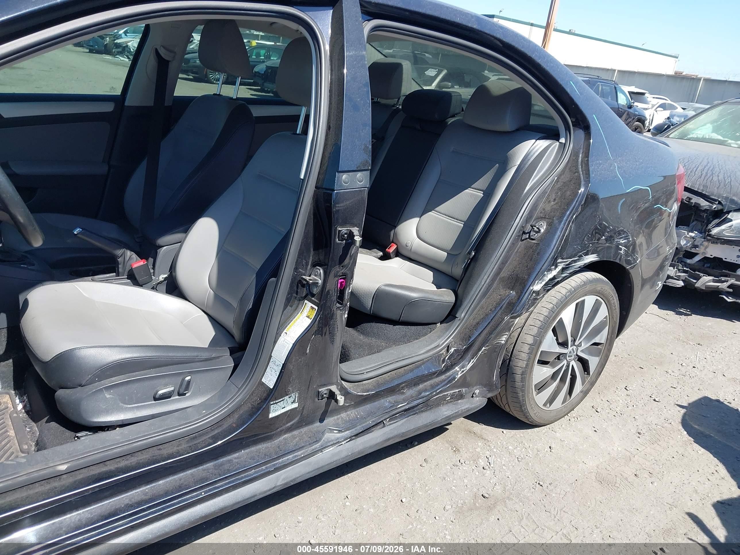 2014 Volkswagen Jetta Hybrid Sel Premium Black vin: 3VW637AJ1EM299369