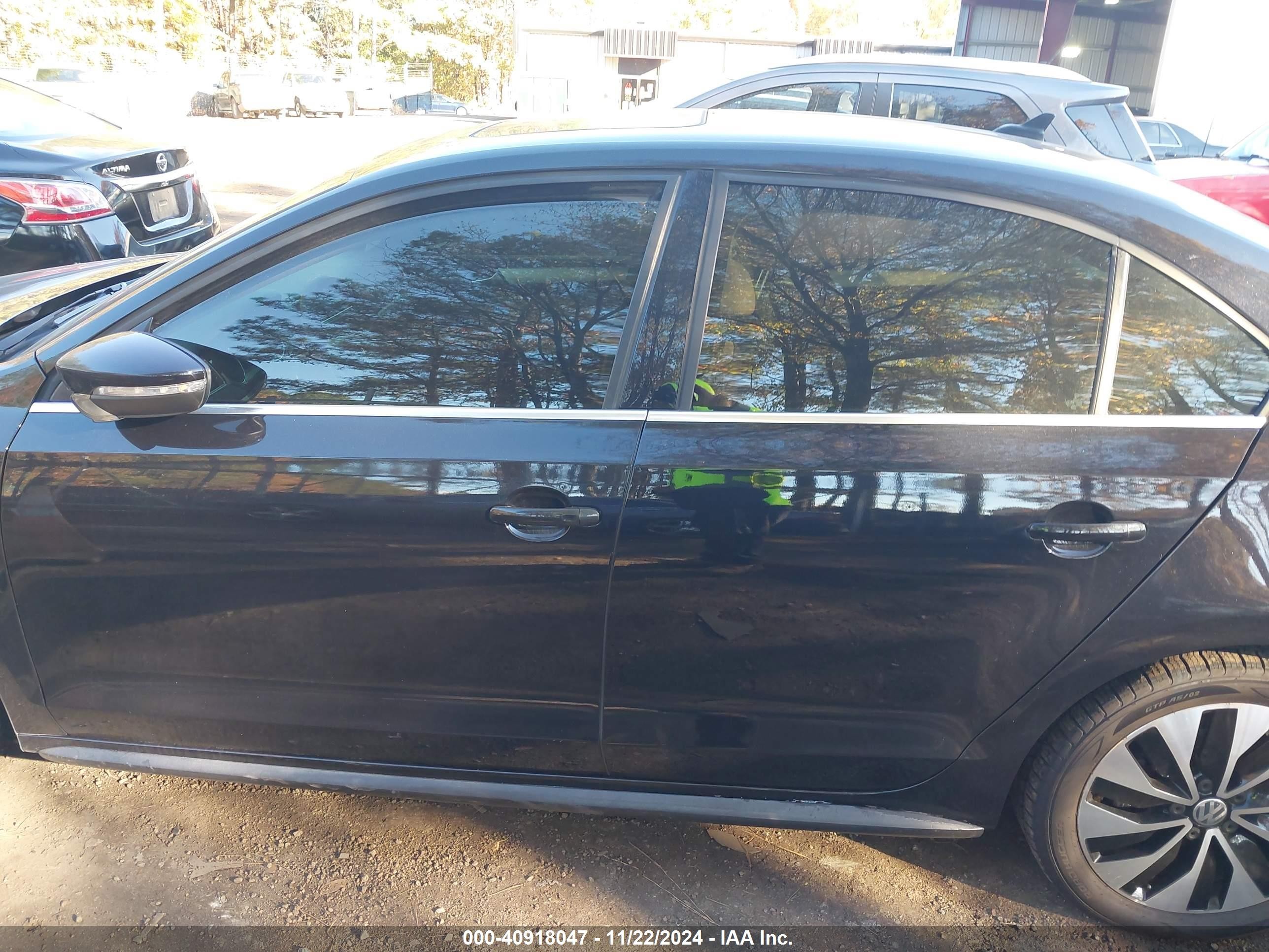 2015 Volkswagen Jetta Hybrid Sel Premium Черный vin: 3VW637AJ1FM412559