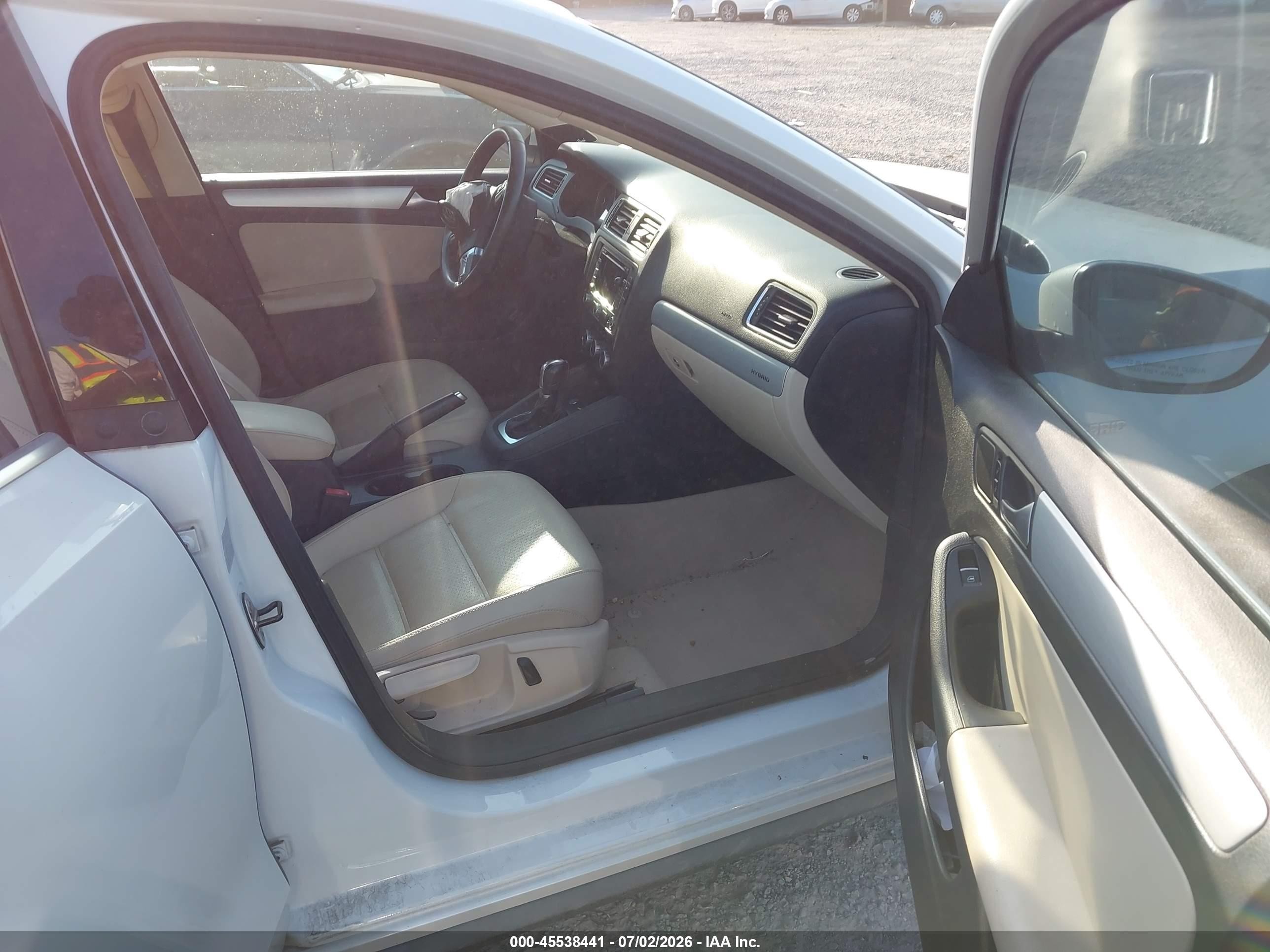 2013 Volkswagen Jetta Hybrid Sel Premium White vin: 3VW637AJ2DM284510