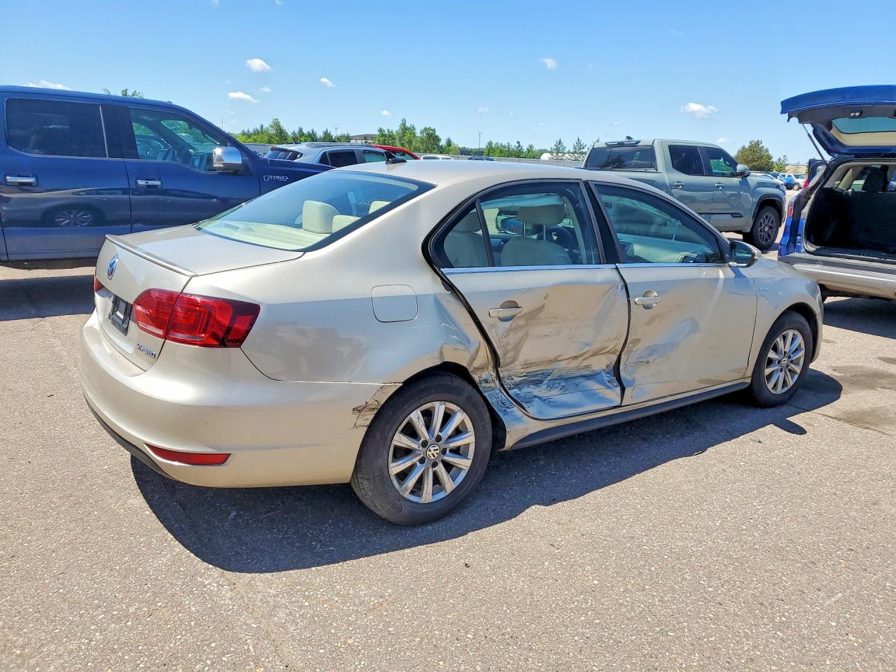 2014 Volkswagen Jetta Hybrid Gold vin: 3VW637AJ3EM290785