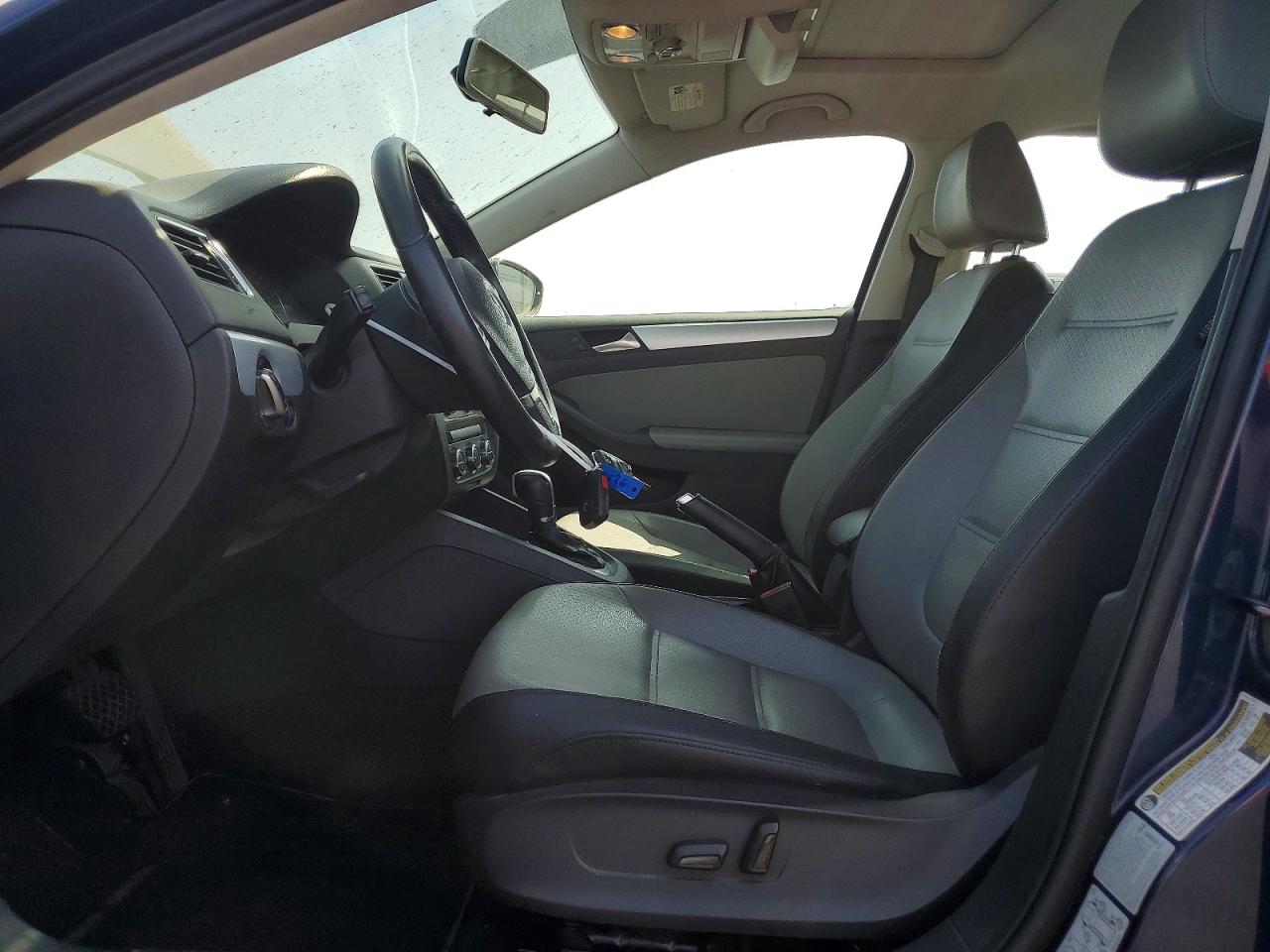 2013 Volkswagen Jetta Hybrid Blue vin: 3VW637AJ4DM226754