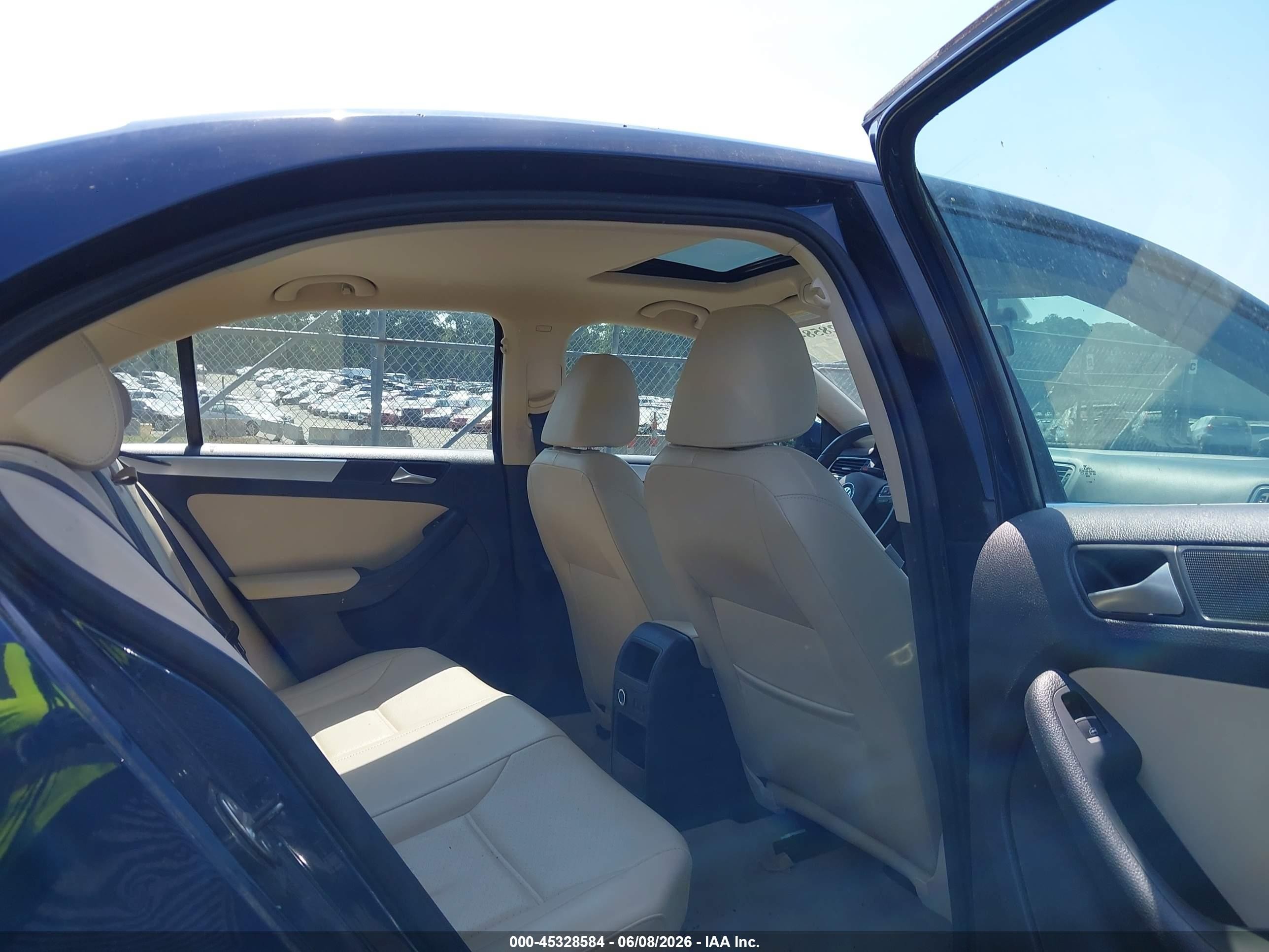 2014 Volkswagen Jetta Hybrid Sel Dark Blue vin: 3VW637AJ5EM276483