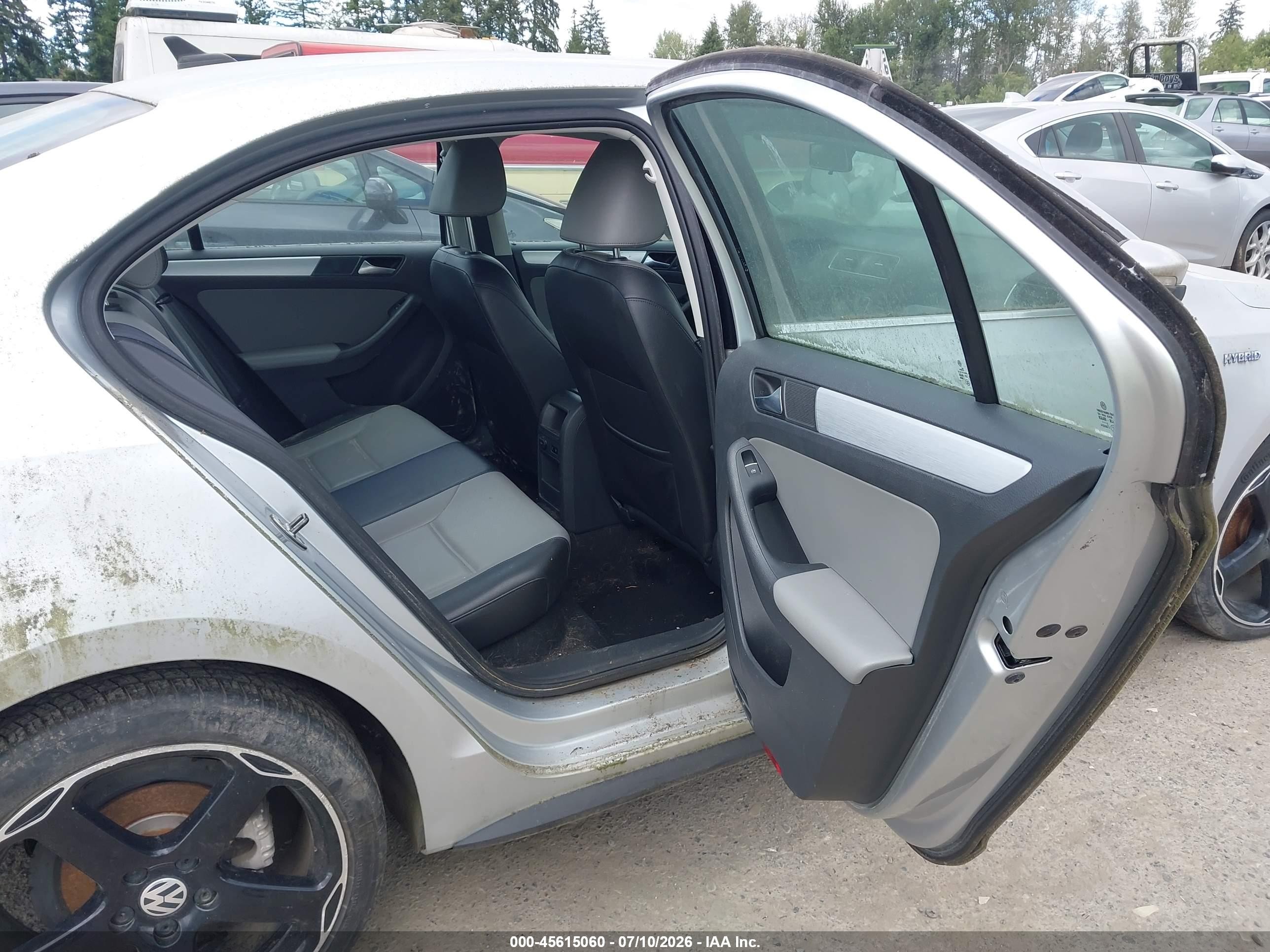 2014 Volkswagen Jetta Hybrid Sel Silver vin: 3VW637AJ6EM332365