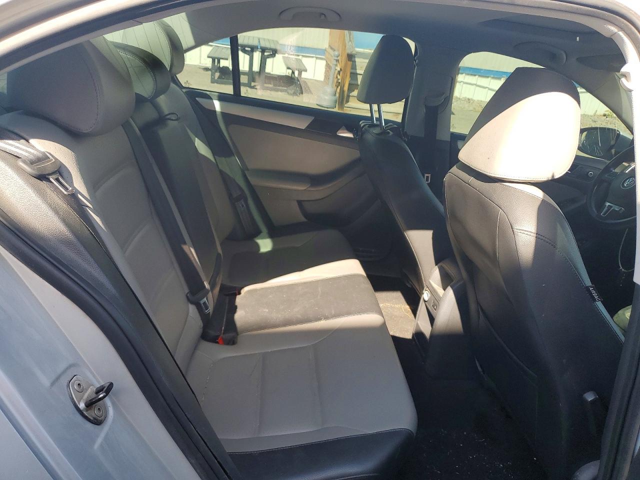 2013 Volkswagen Jetta Hybrid Silver vin: 3VW637AJ8DM223453