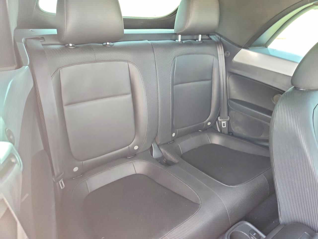 2013 Volkswagen Beetle Silver vin: 3VW6L7ATXDM814658