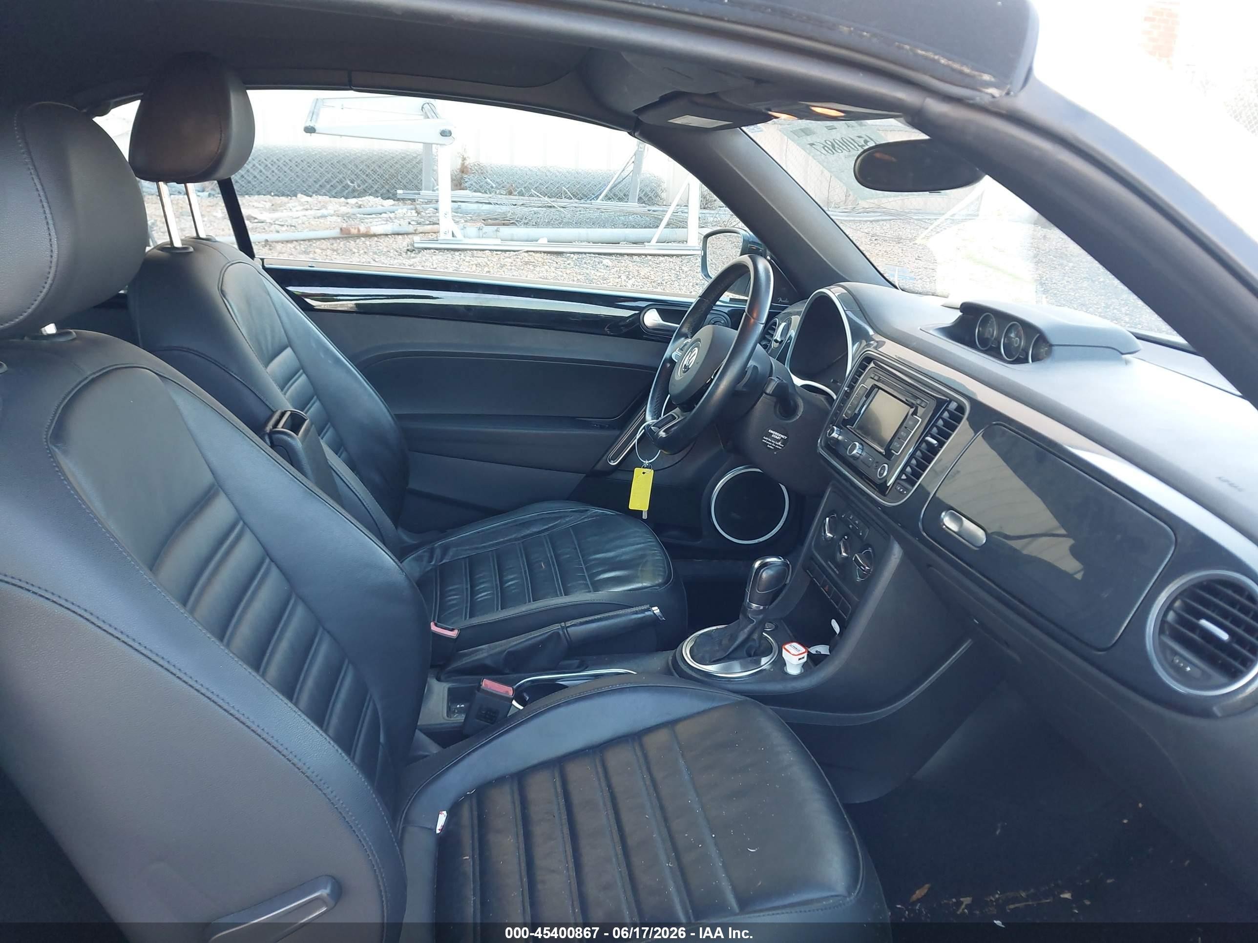 2013 Volkswagen Beetle 2.0t Silver vin: 3VW7A7AT8DM803314
