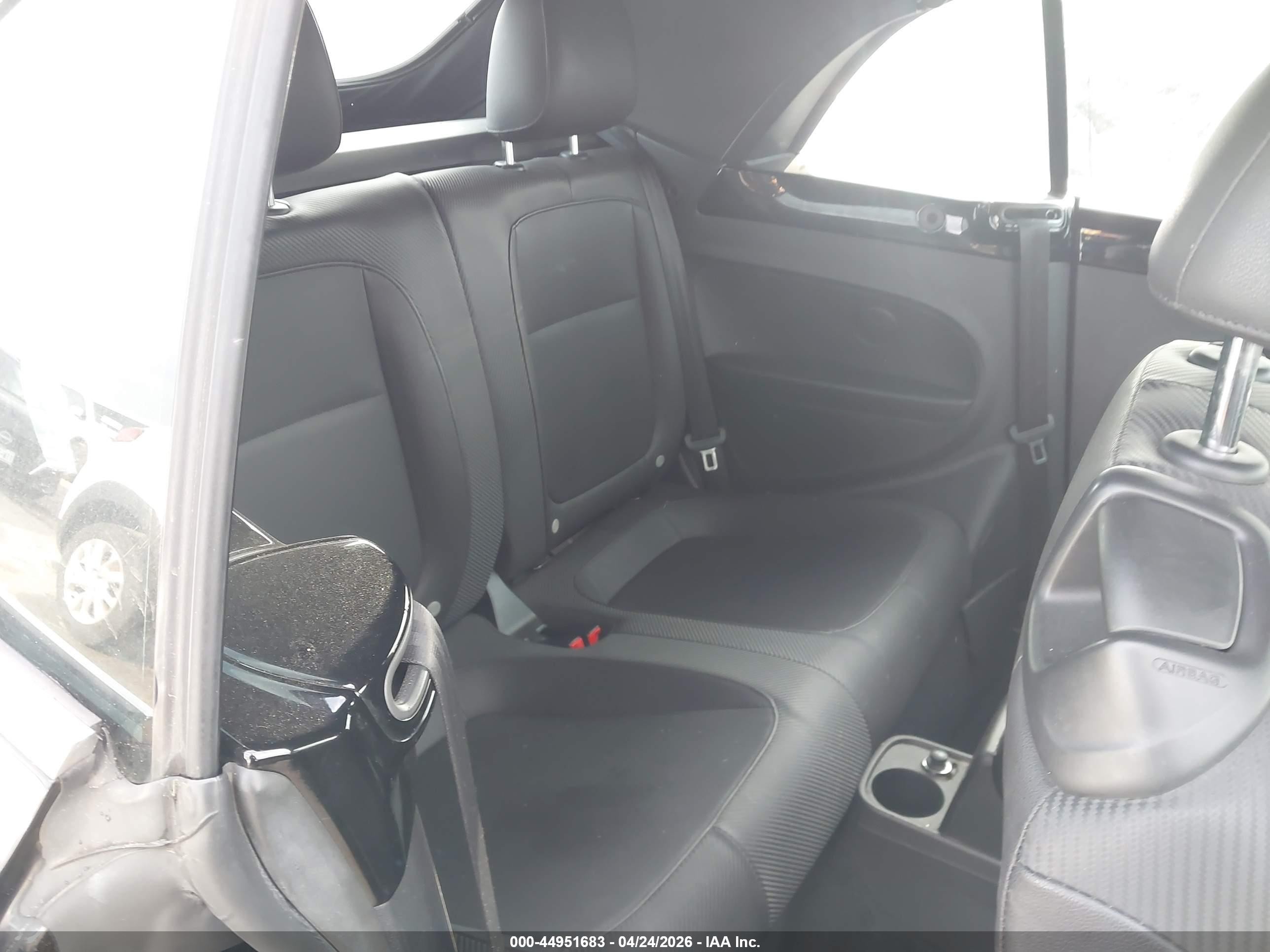 2013 Volkswagen Beetle 2.0t Black vin: 3VW7S7AT1DM821053