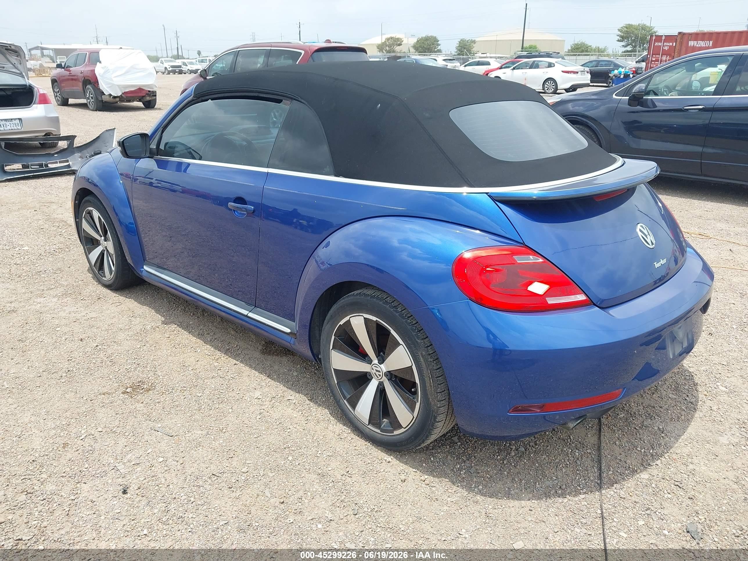 2013 Volkswagen Beetle 2.0t Blue vin: 3VW7S7AT7DM825382