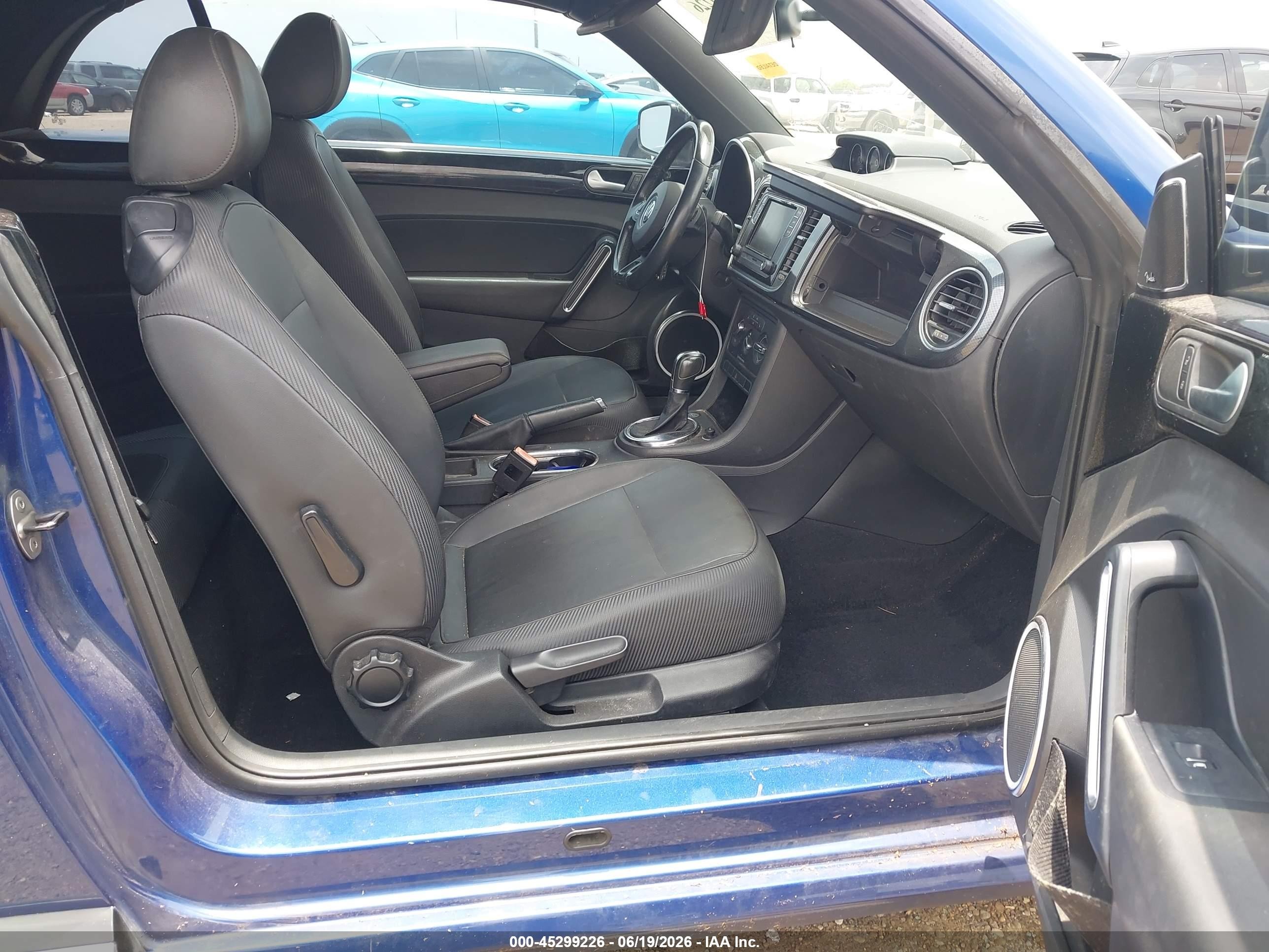 2013 Volkswagen Beetle 2.0t Blue vin: 3VW7S7AT7DM825382