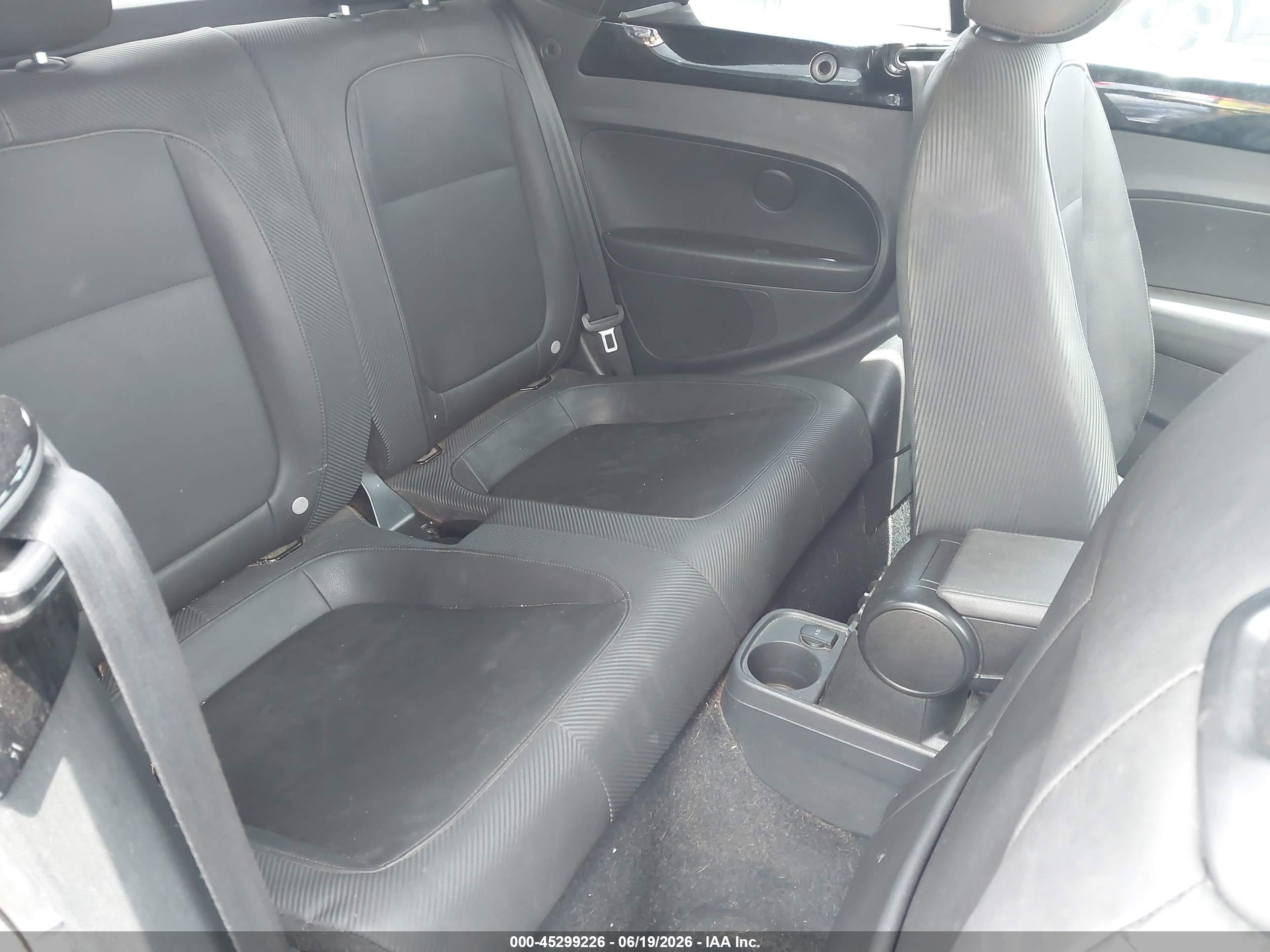 2013 Volkswagen Beetle 2.0t Blue vin: 3VW7S7AT7DM825382