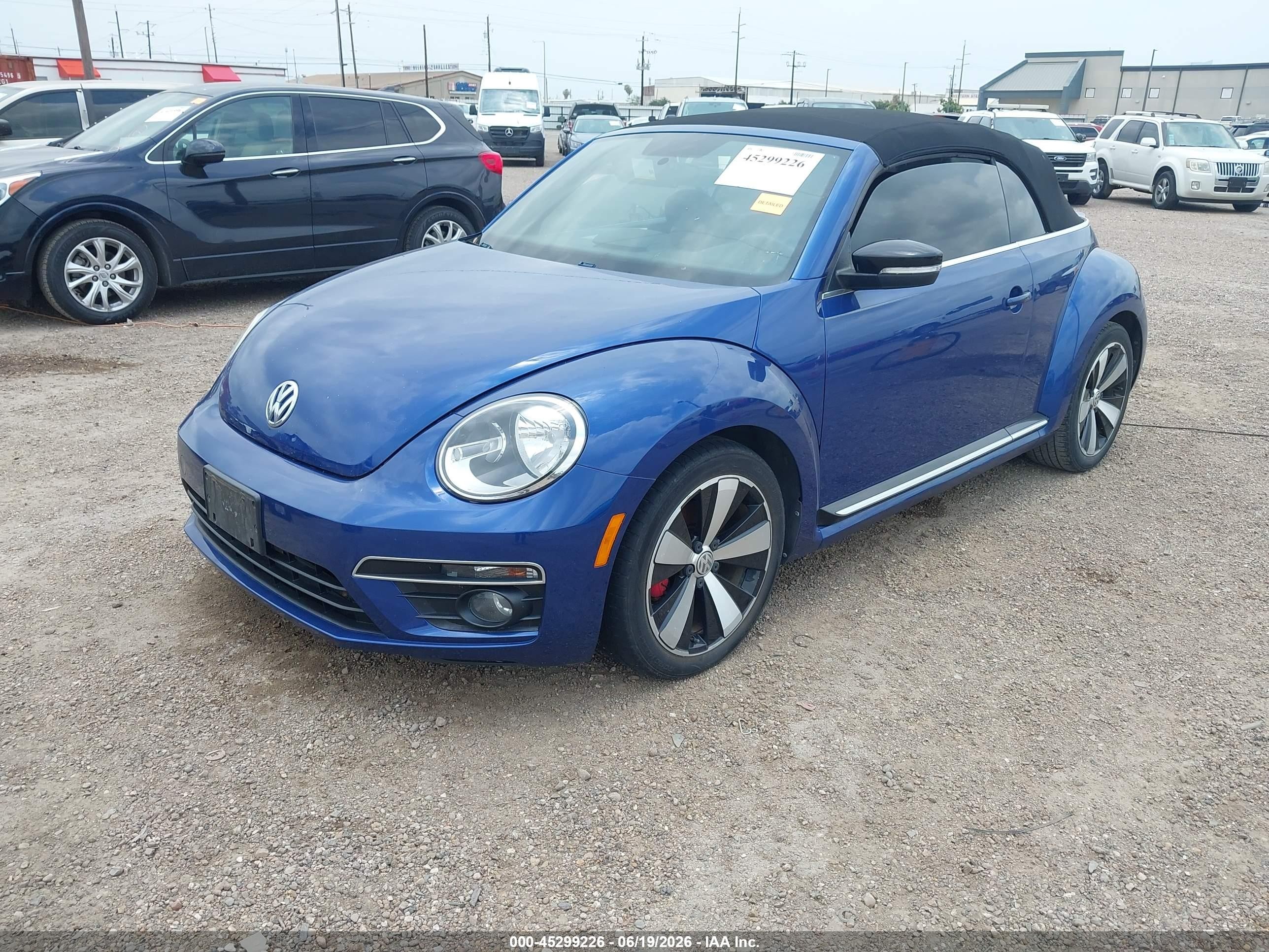 2013 Volkswagen Beetle 2.0t Blue vin: 3VW7S7AT7DM825382