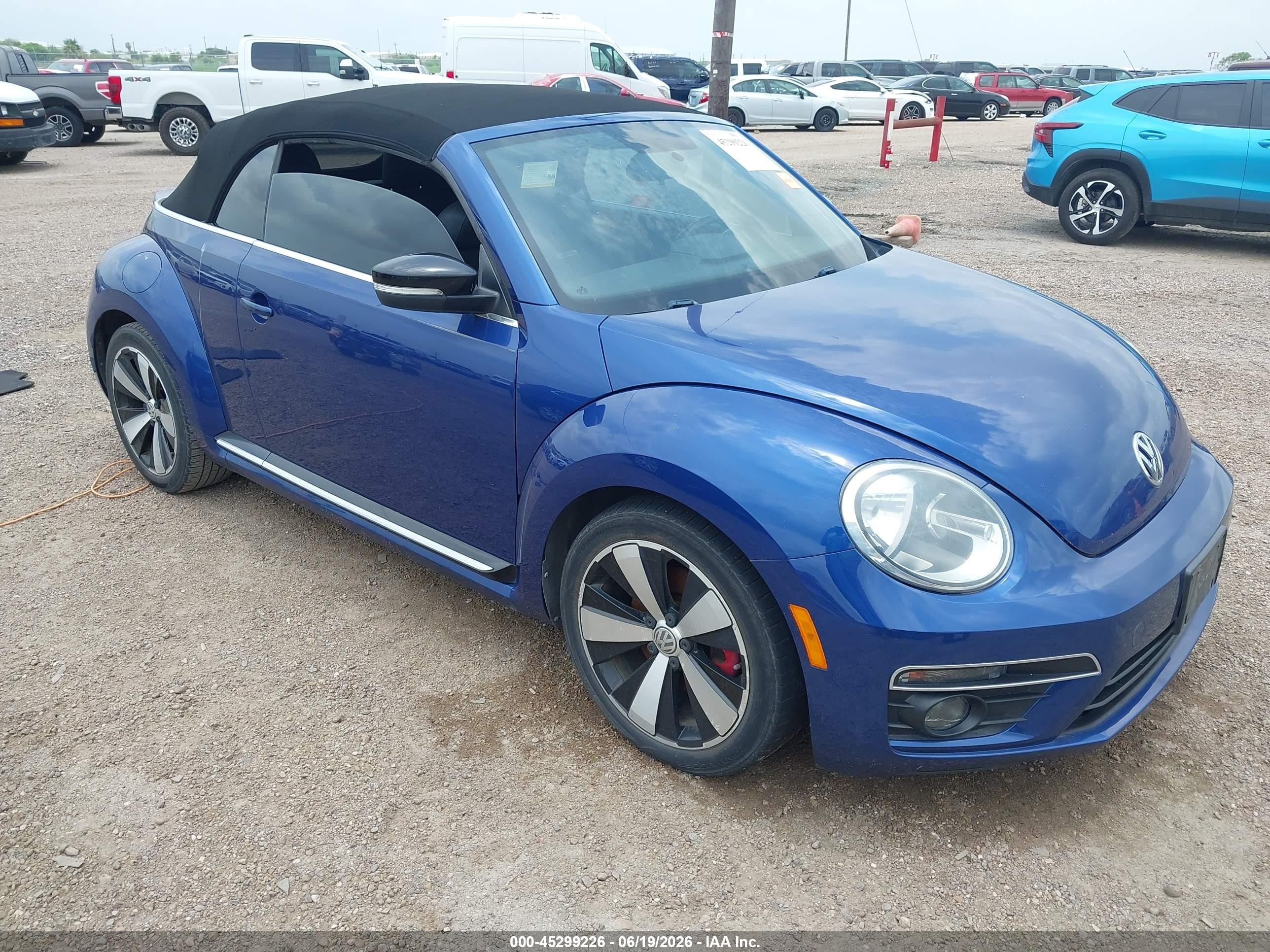 2013 Volkswagen Beetle 2.0t Blue vin: 3VW7S7AT7DM825382