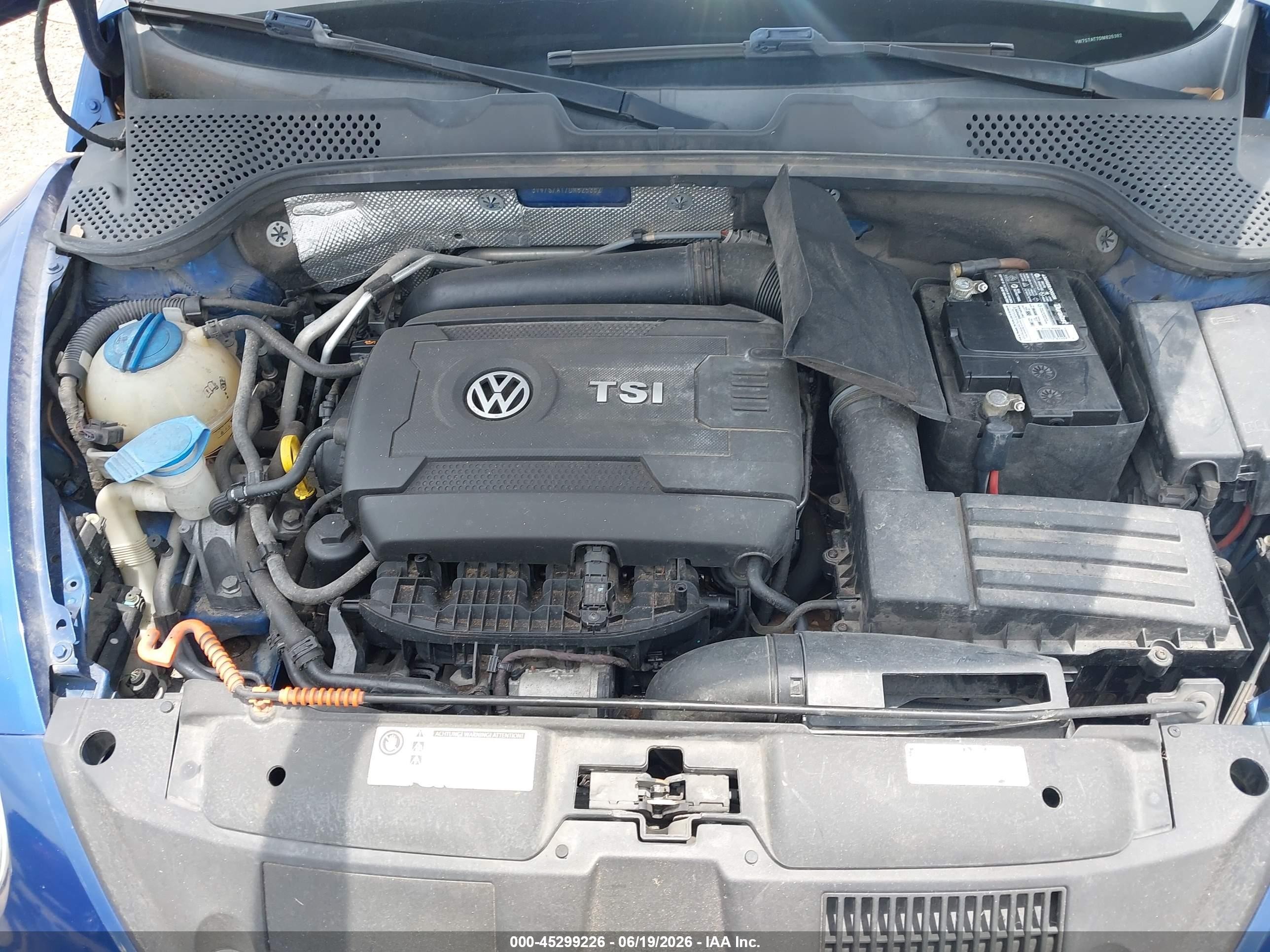 2013 Volkswagen Beetle 2.0t Blue vin: 3VW7S7AT7DM825382