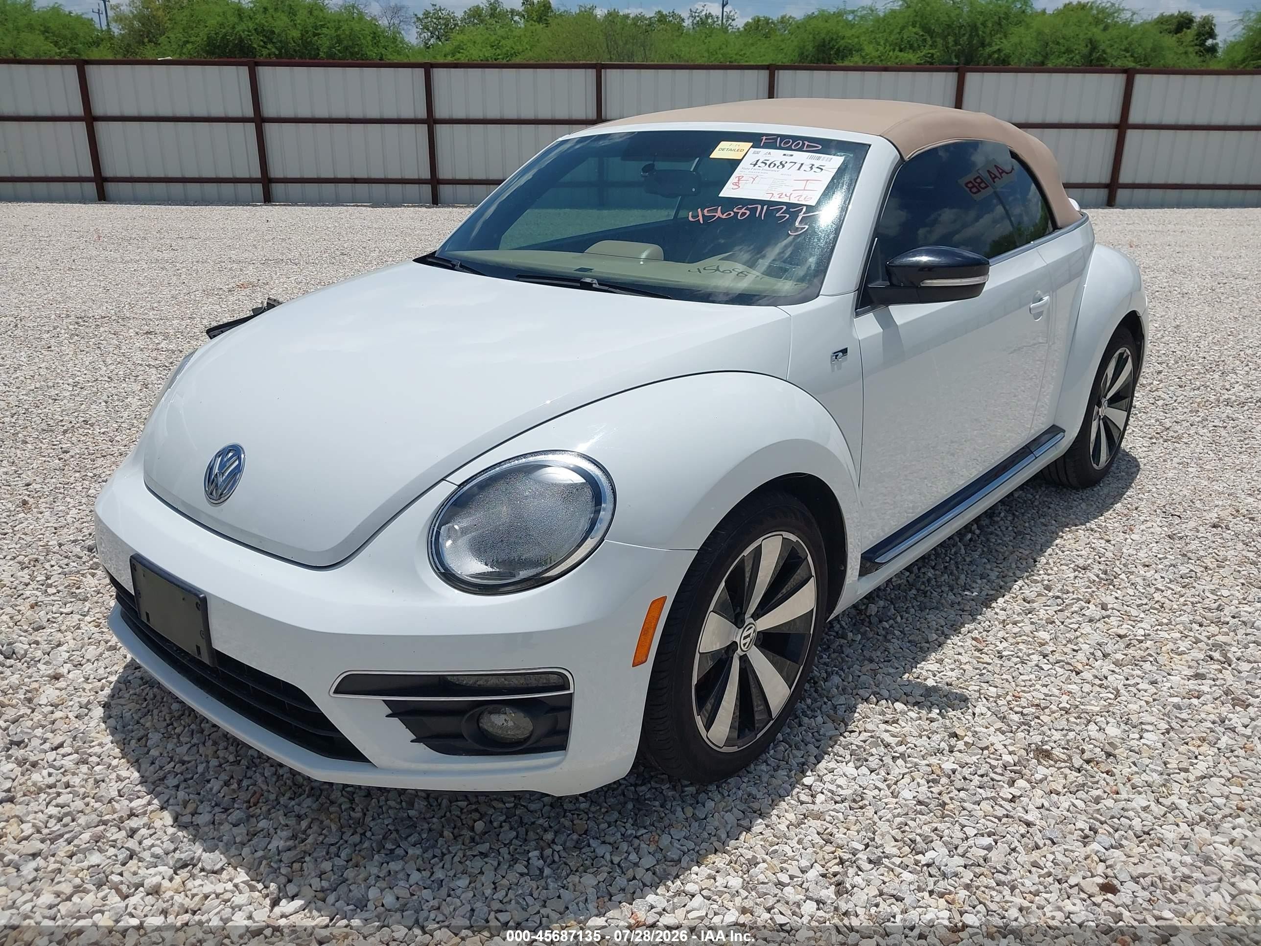 2015 Volkswagen Beetle 2.0t R-line Белый vin: 3VW7S7AT8FM812093