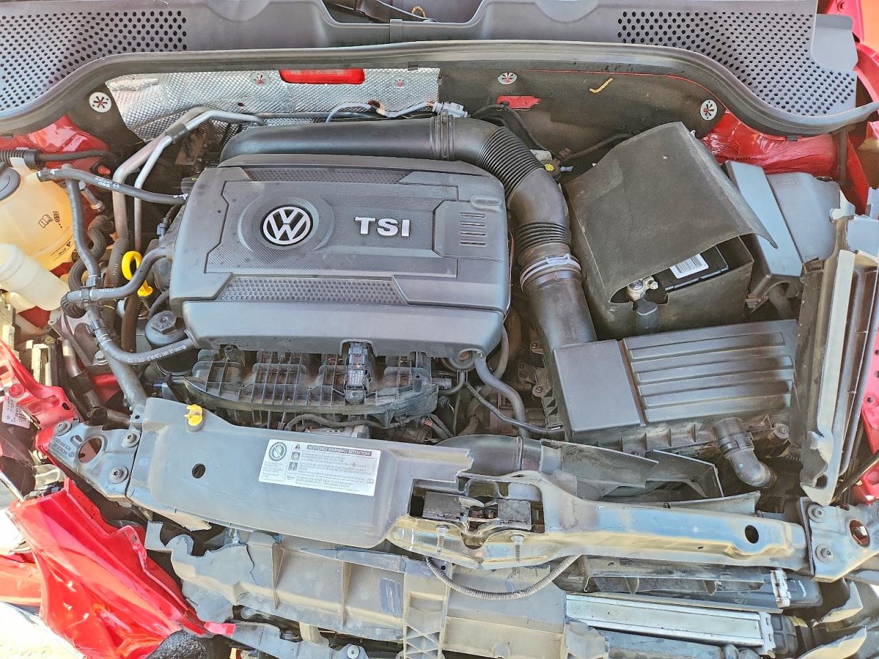 2014 Volkswagen Beetle Turbo Red vin: 3VW7T7AT2EM823120