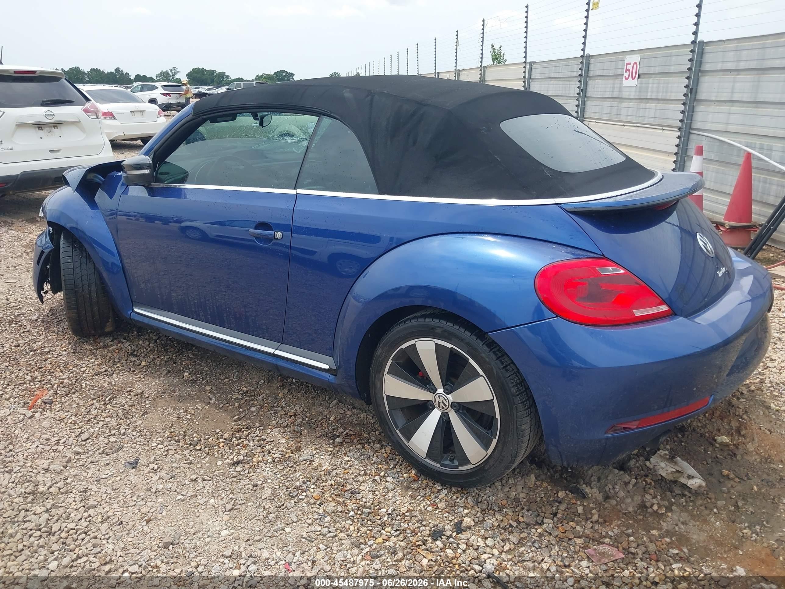 2013 Volkswagen Beetle 2.0t Blue vin: 3VW7T7AT3DM830138