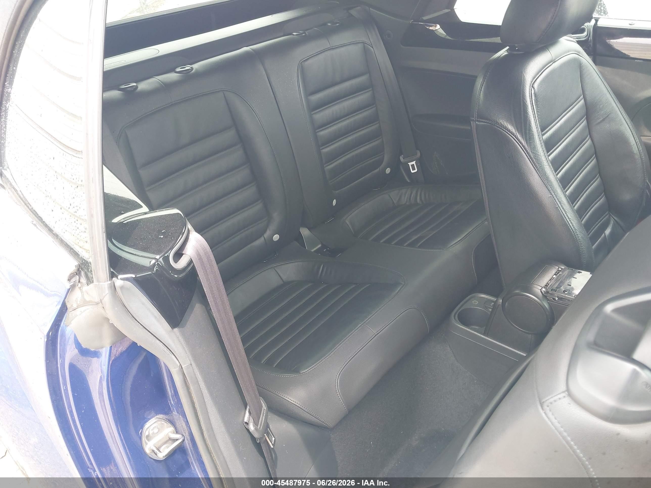 2013 Volkswagen Beetle 2.0t Blue vin: 3VW7T7AT3DM830138