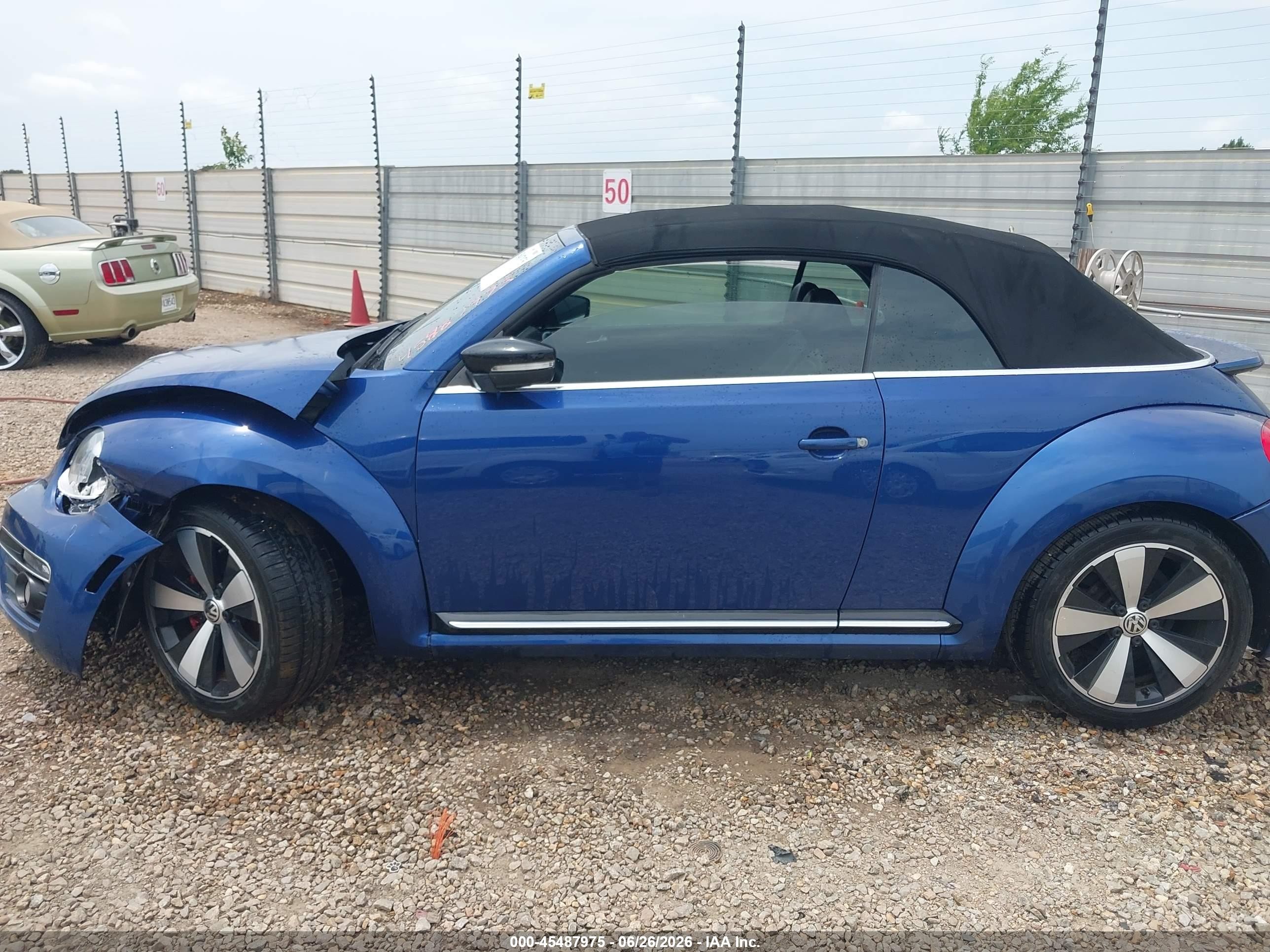 2013 Volkswagen Beetle 2.0t Blue vin: 3VW7T7AT3DM830138
