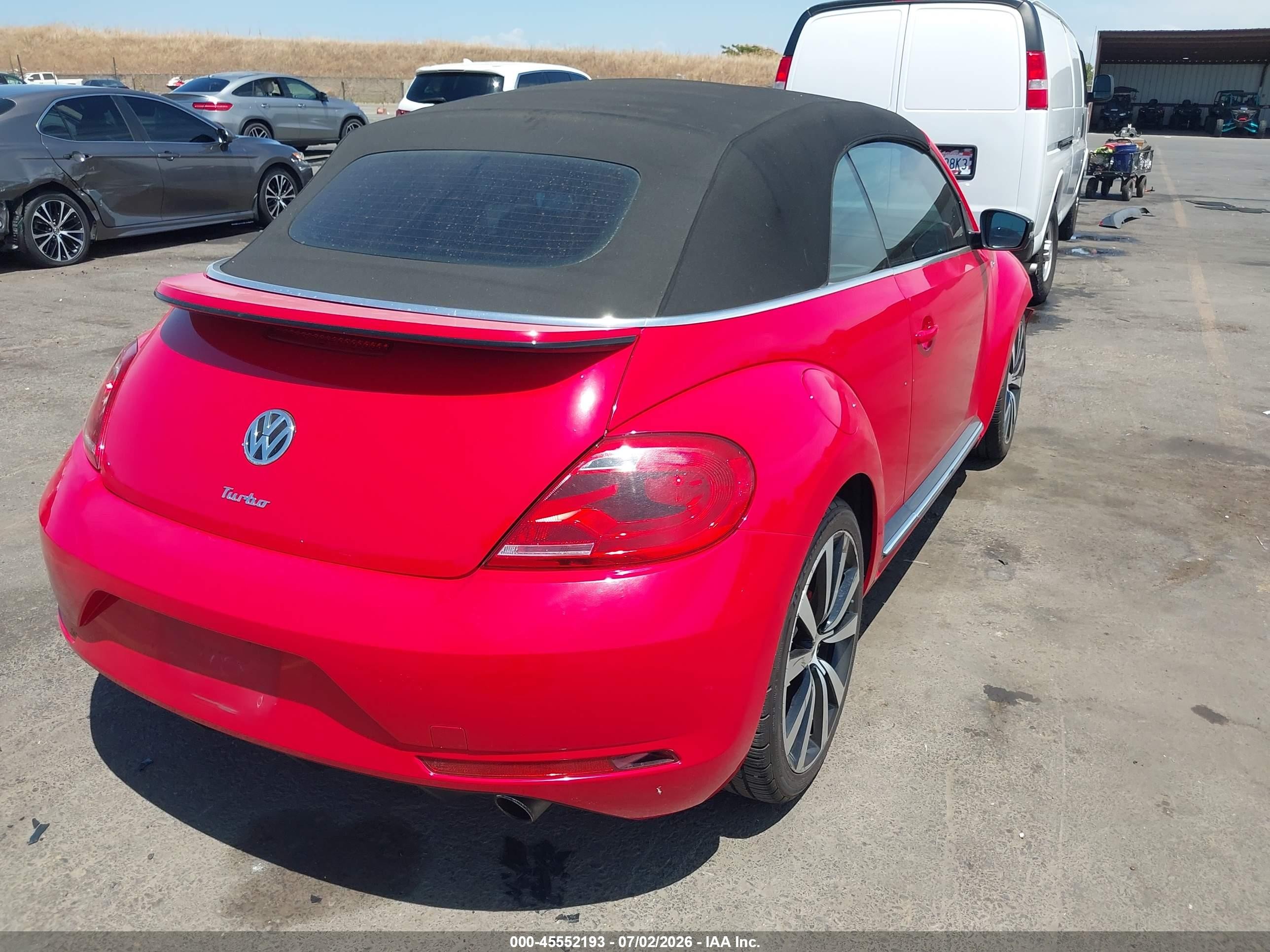 2015 Volkswagen Beetle 2.0t R-line Красный vin: 3VW7T7AT7FM815600