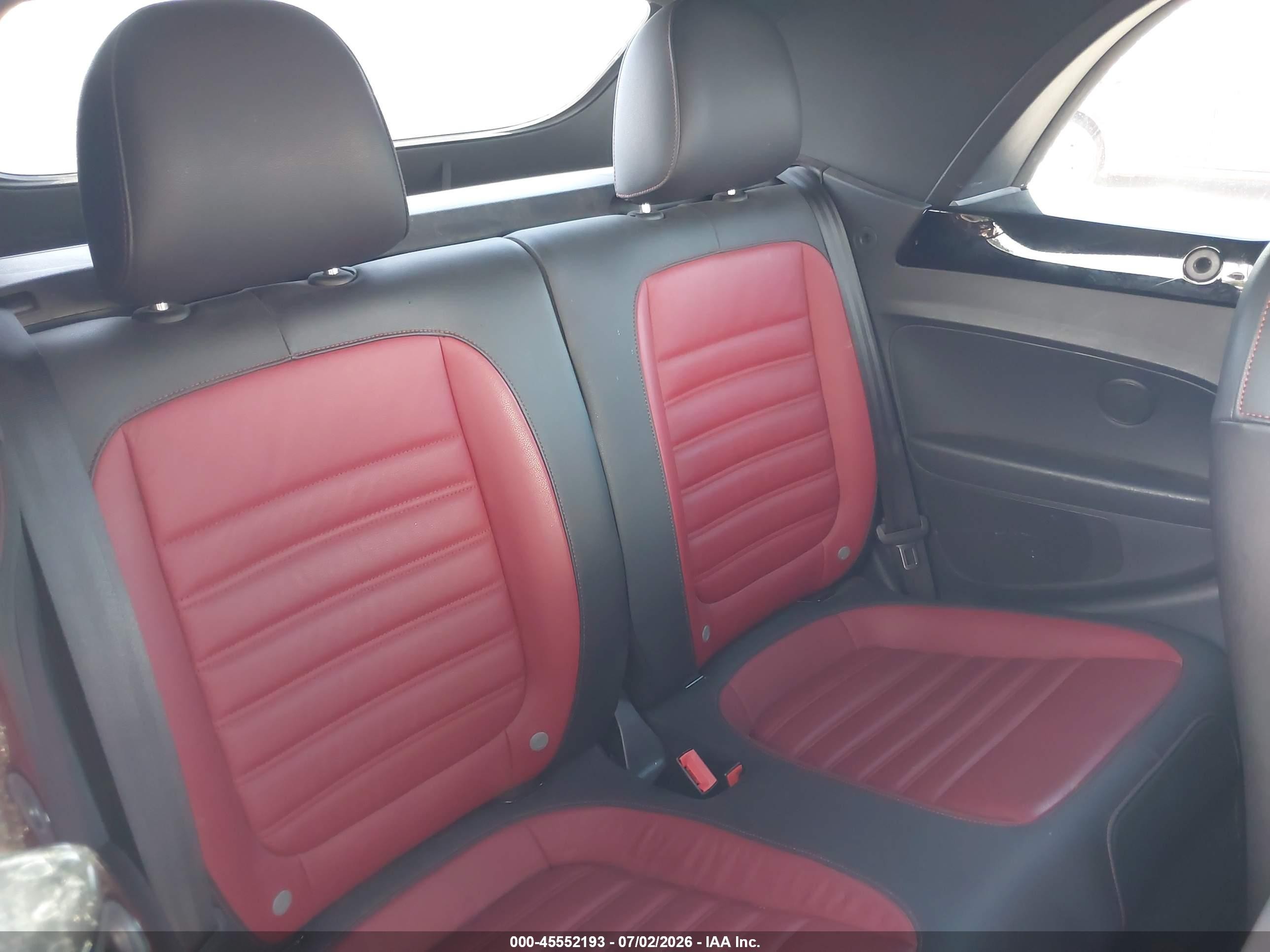 2015 Volkswagen Beetle 2.0t R-line Красный vin: 3VW7T7AT7FM815600