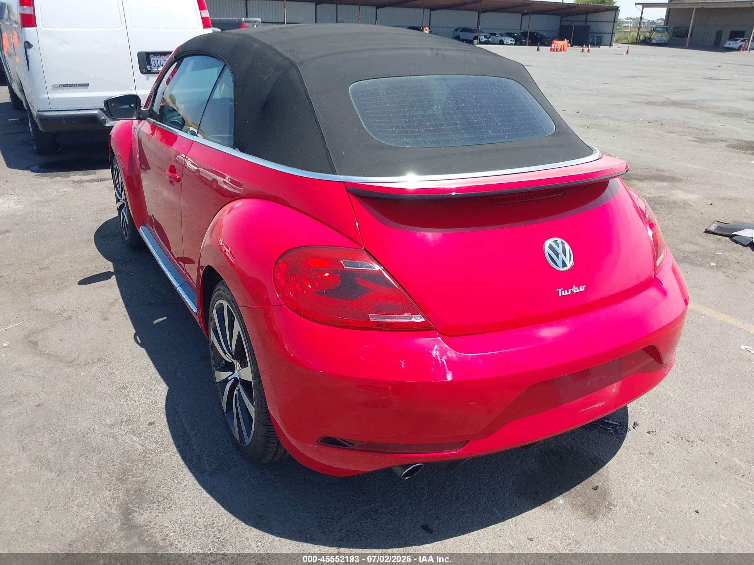 2015 Volkswagen Beetle 2.0t R-line Красный vin: 3VW7T7AT7FM815600