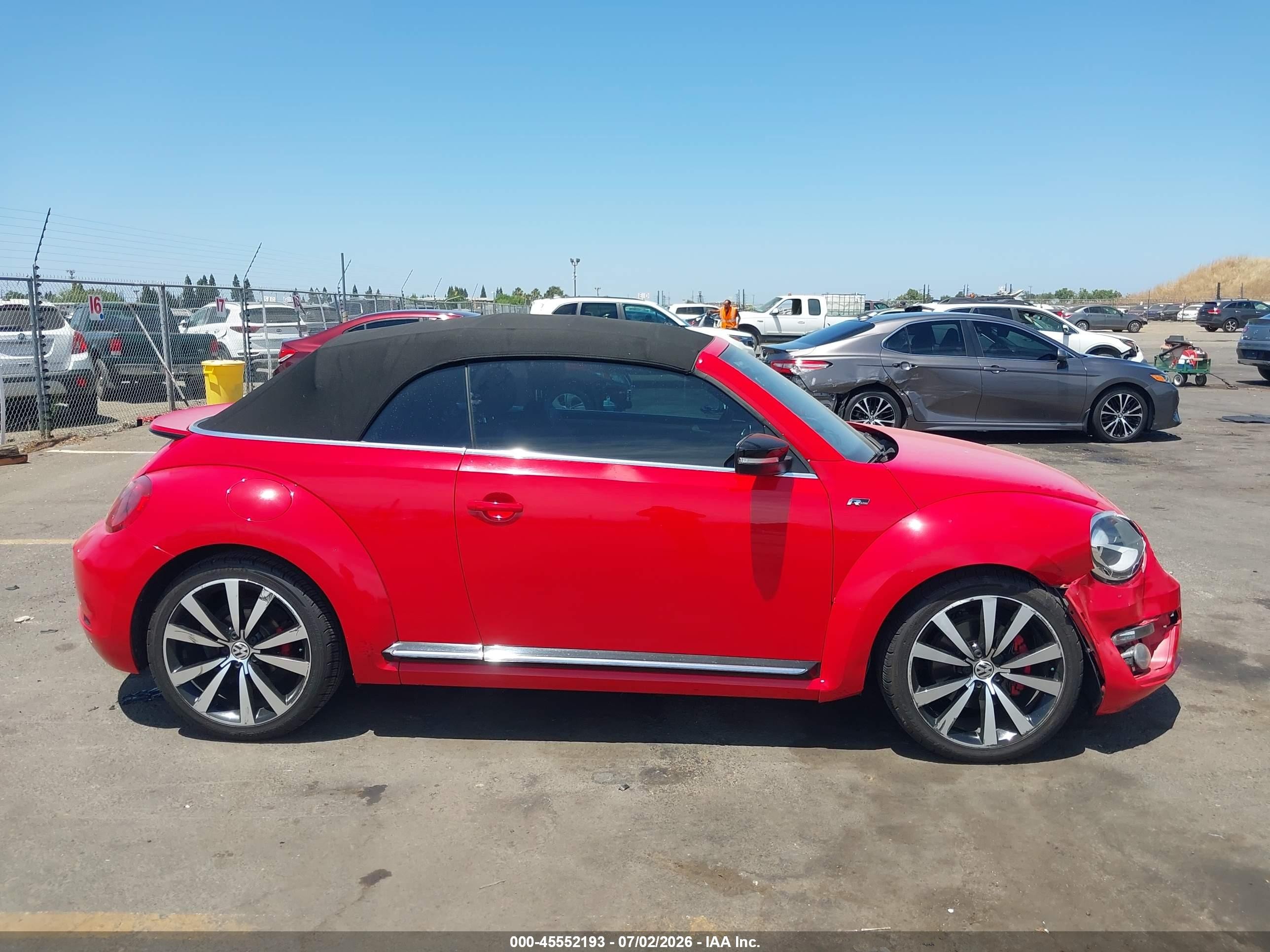 2015 Volkswagen Beetle 2.0t R-line Красный vin: 3VW7T7AT7FM815600